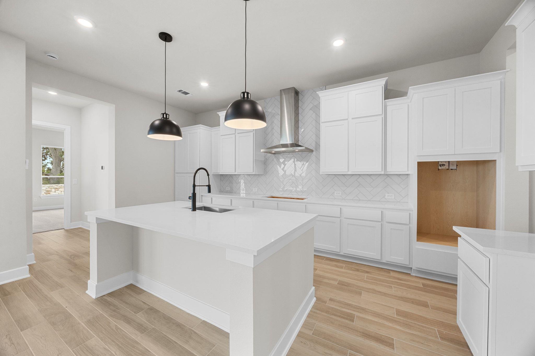 100 Montecilo Dr, Liberty Hill, TX 78642