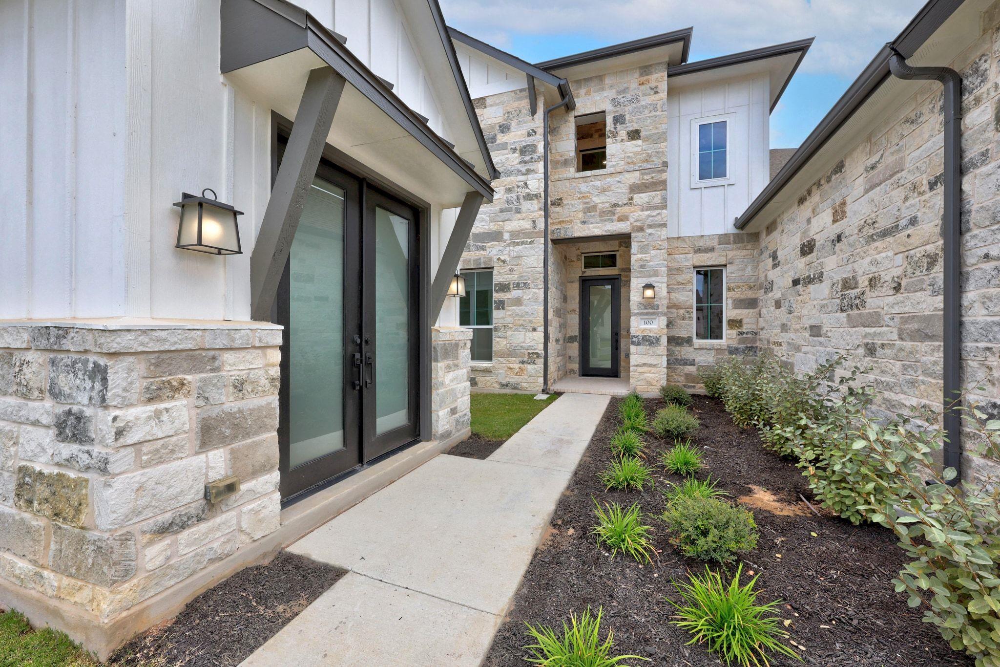 100 Montecilo Dr, Liberty Hill, TX 78642