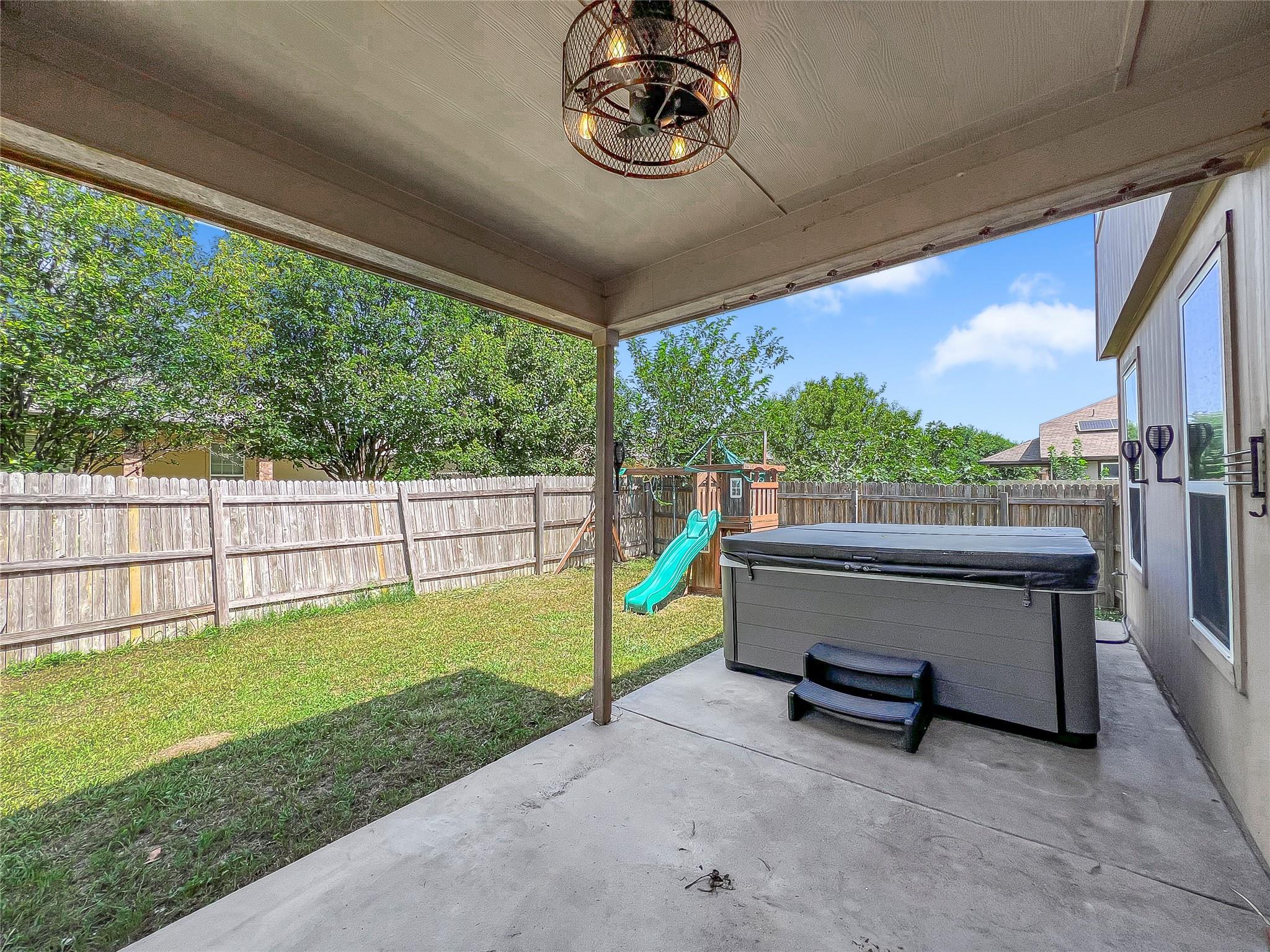 212 Foster Ln, Jarrell, TX 76537