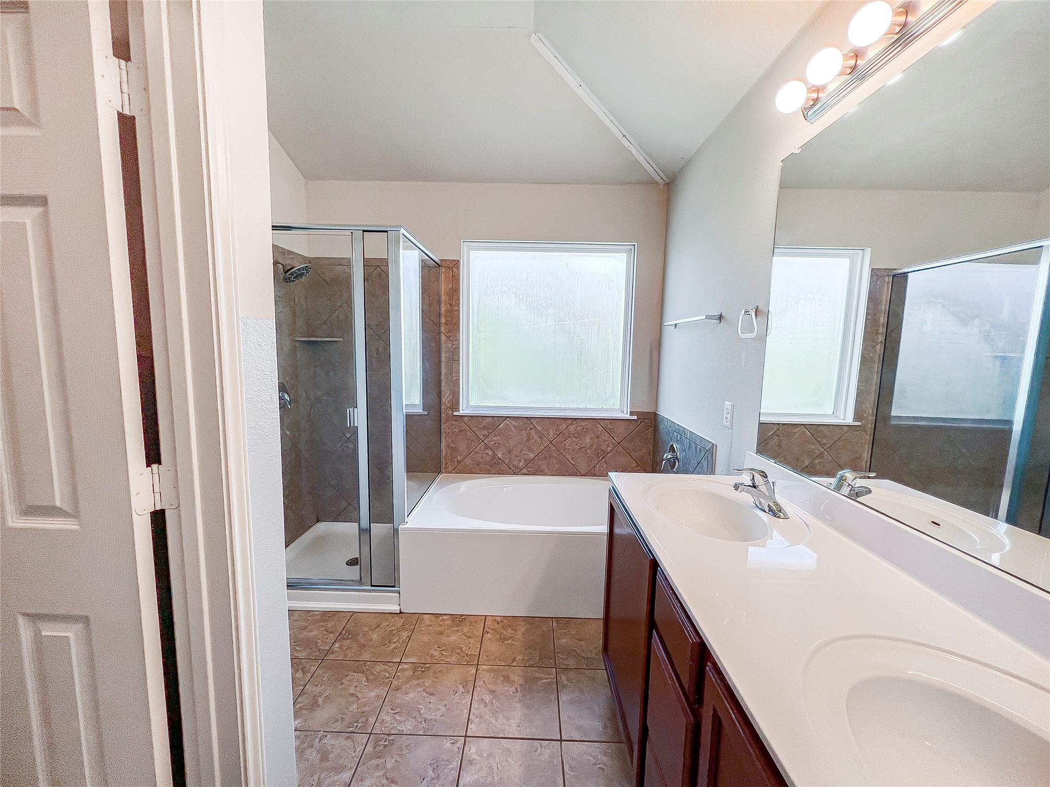 212 Foster Ln, Jarrell, TX 76537