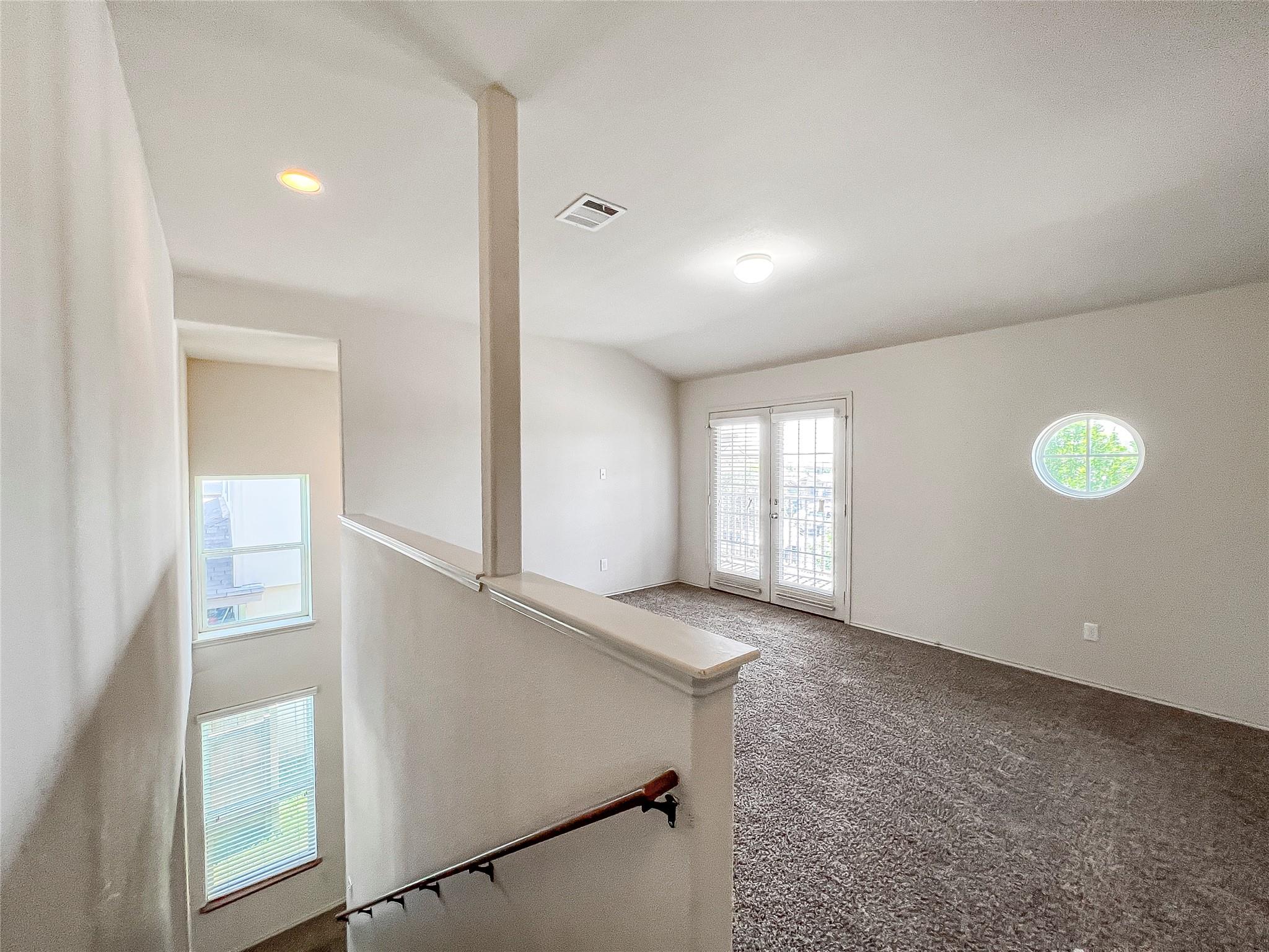 212 Foster Ln, Jarrell, TX 76537