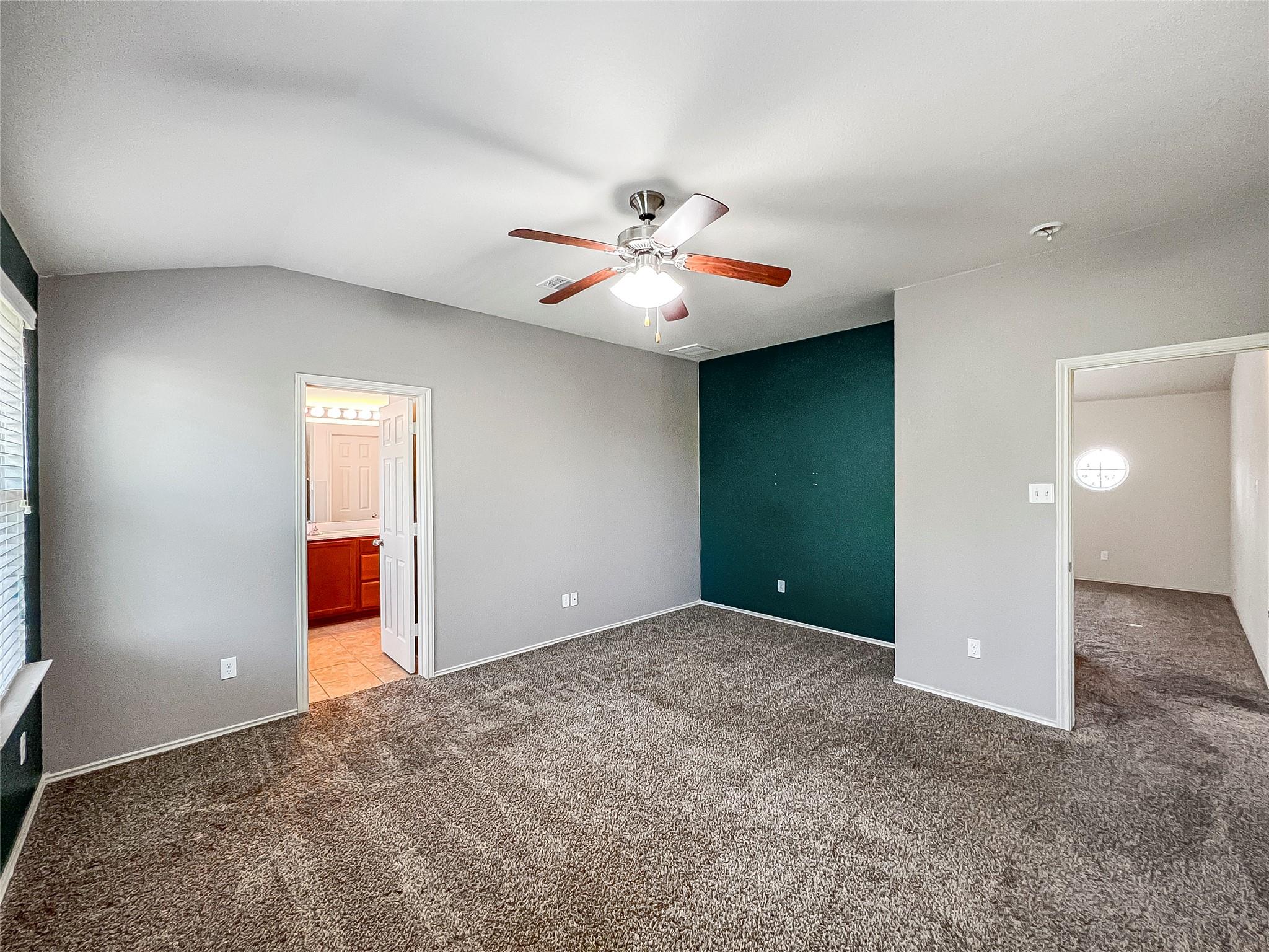 212 Foster Ln, Jarrell, TX 76537