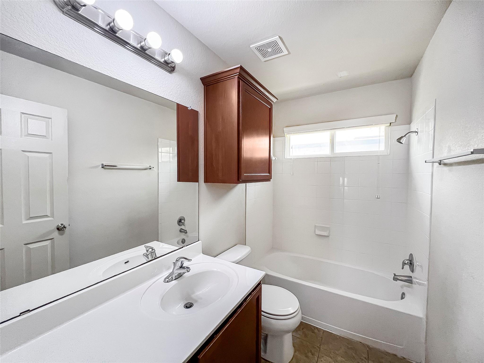 212 Foster Ln, Jarrell, TX 76537