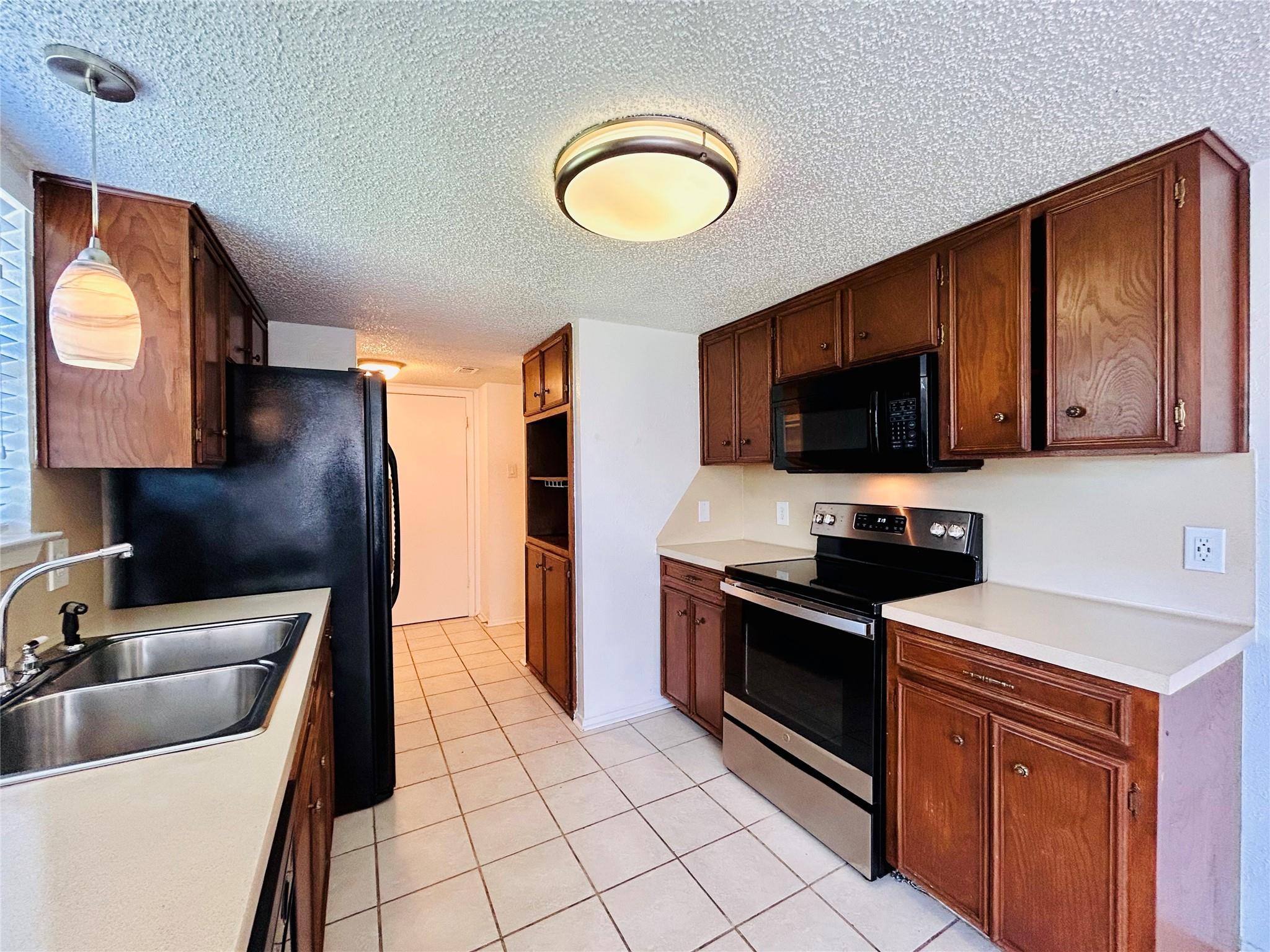 8800 Clearbrook Trl # B, Austin, TX 78729
