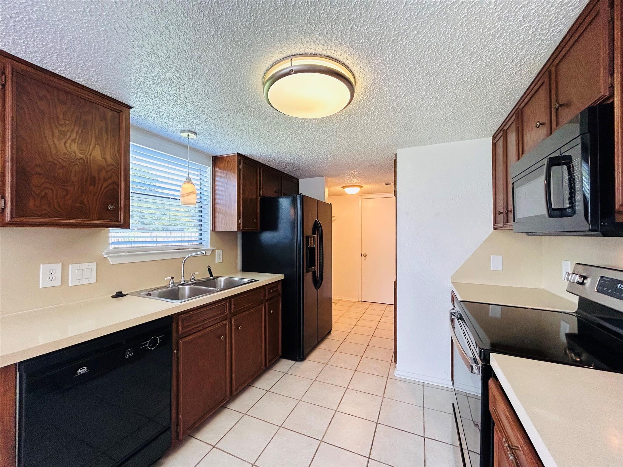 8800 Clearbrook Trl # B, Austin, TX 78729