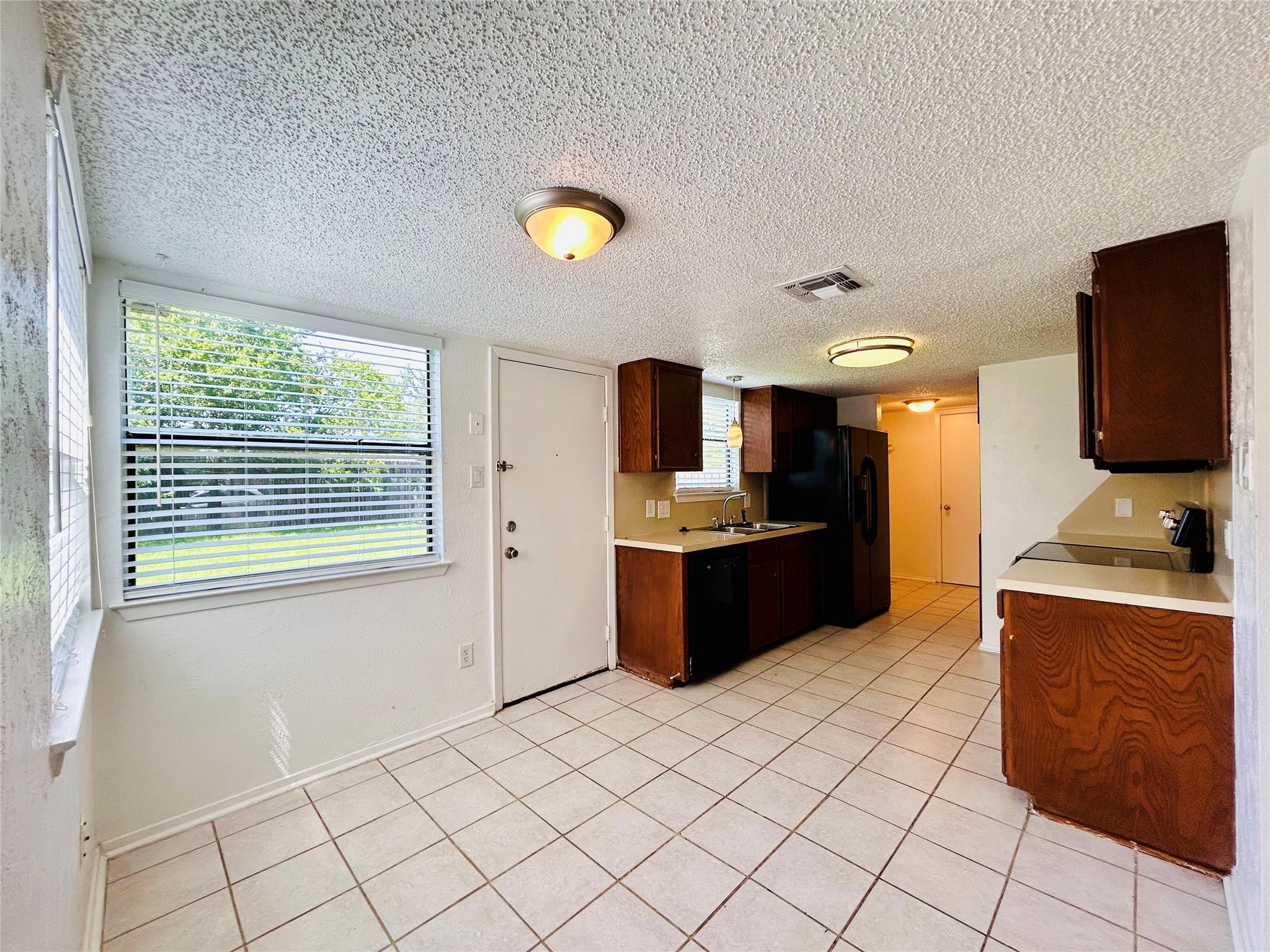 8800 Clearbrook Trl # B, Austin, TX 78729