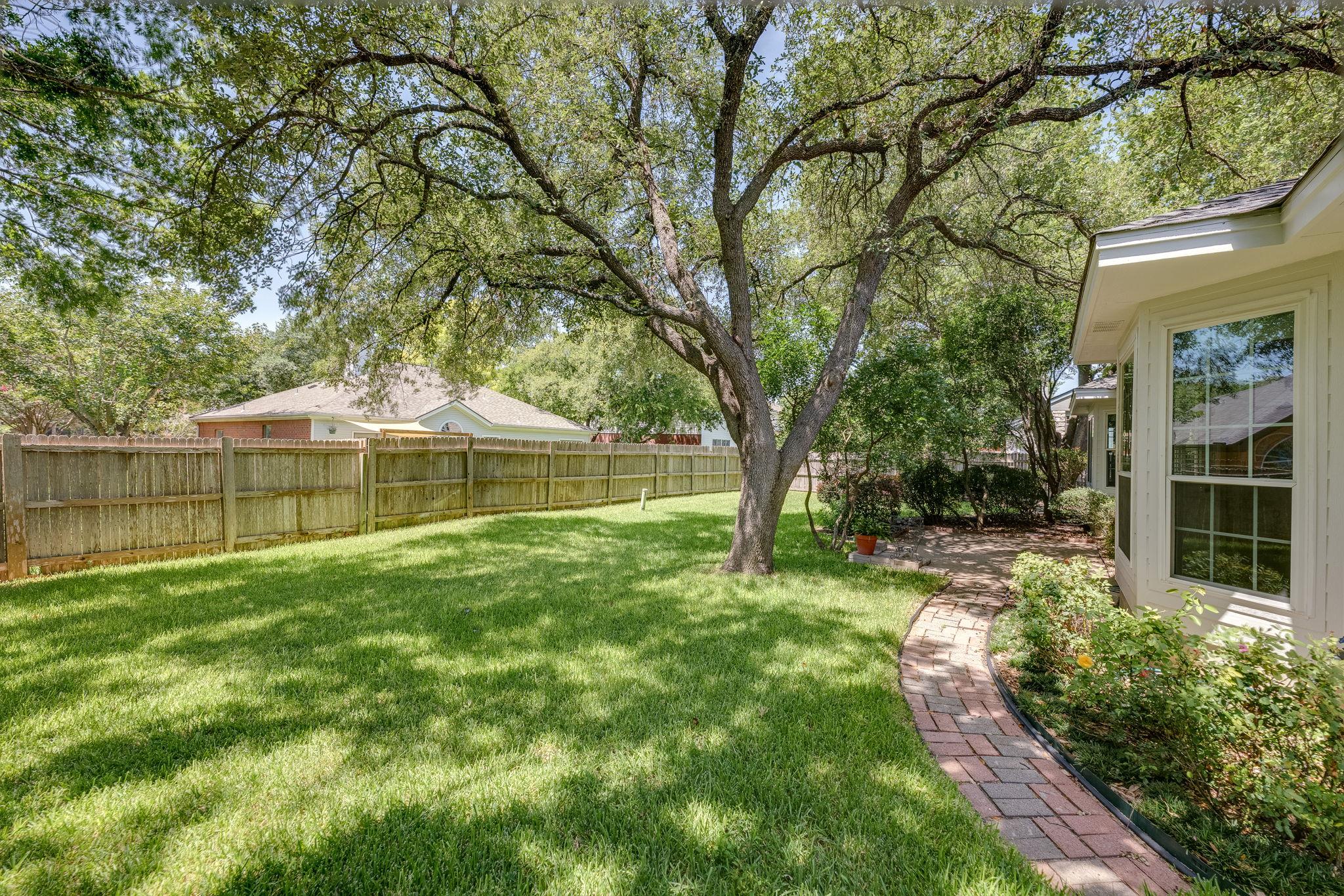 6611 Carisbrooke Ln, Austin, TX 78754