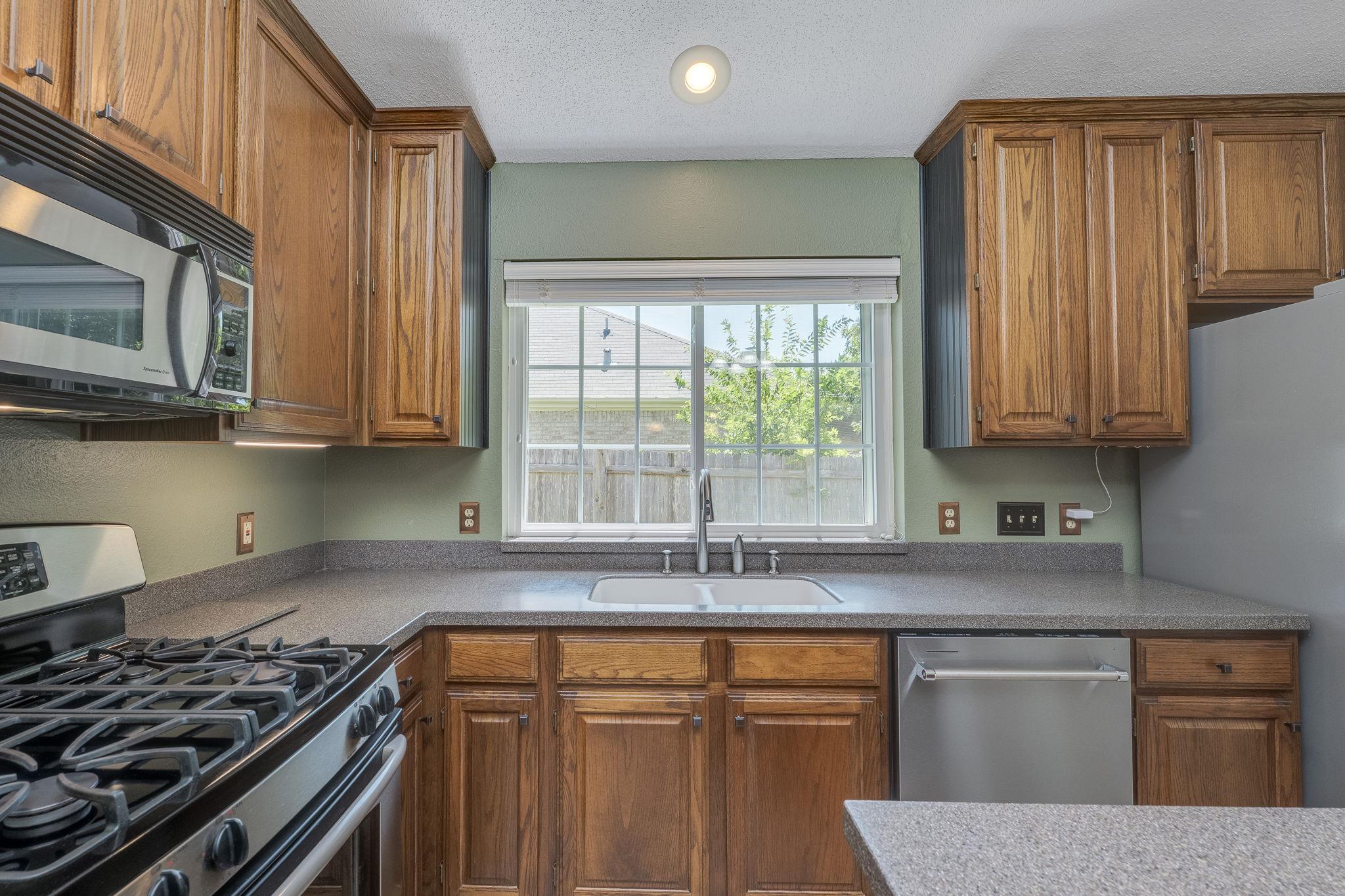 6611 Carisbrooke Ln, Austin, TX 78754