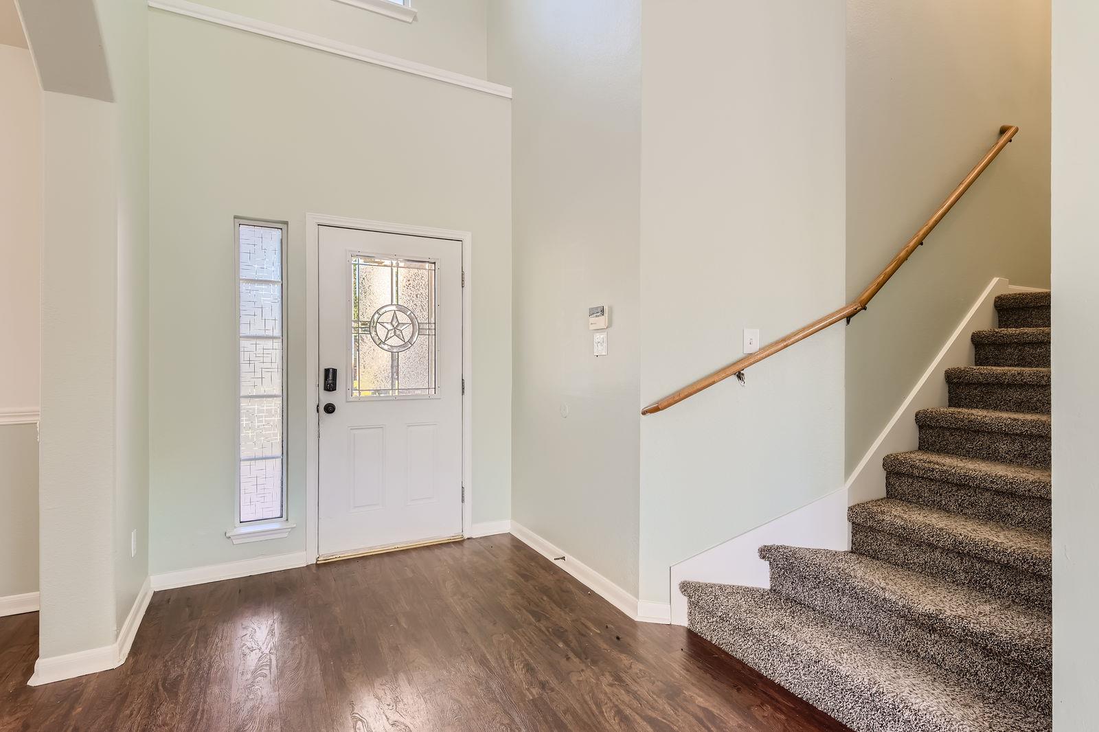 105 Meadowlark Ln, Kyle, TX 78640