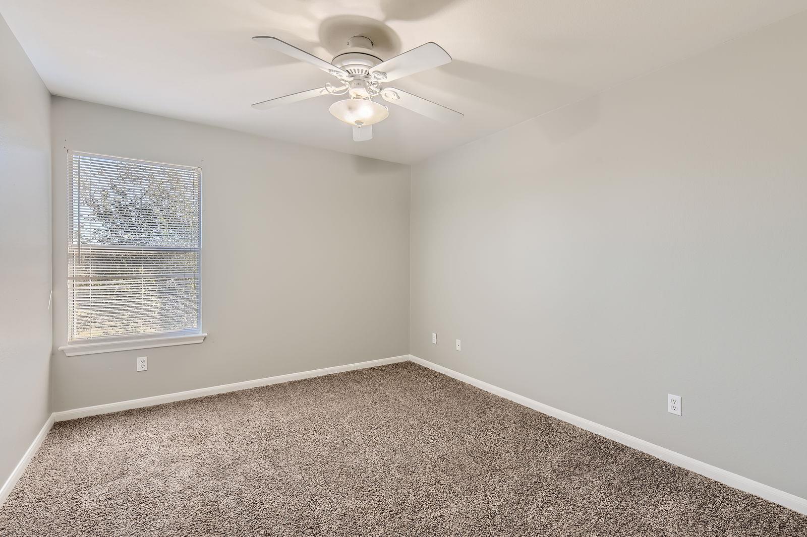 105 Meadowlark Ln, Kyle, TX 78640