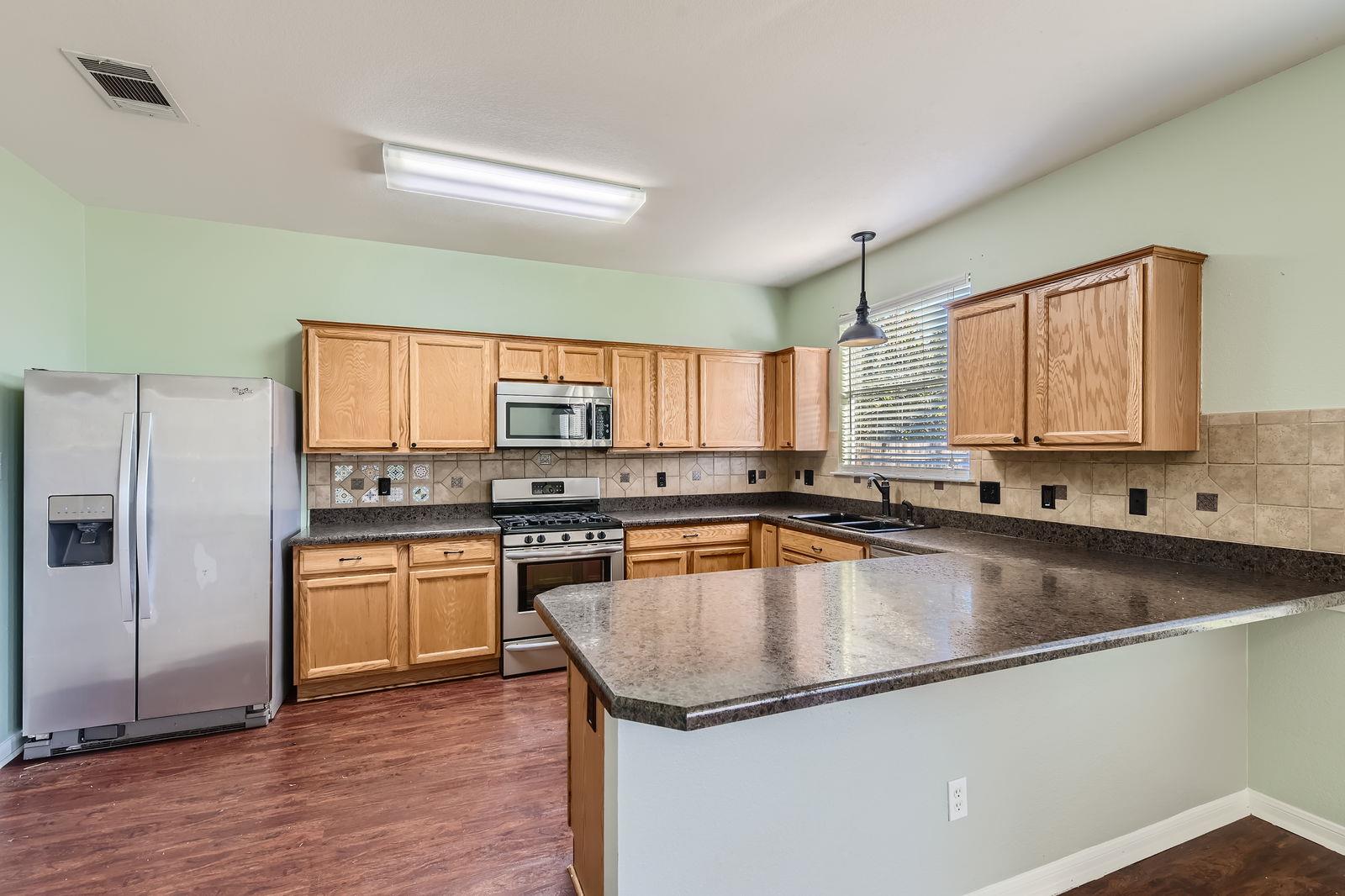 105 Meadowlark Ln, Kyle, TX 78640