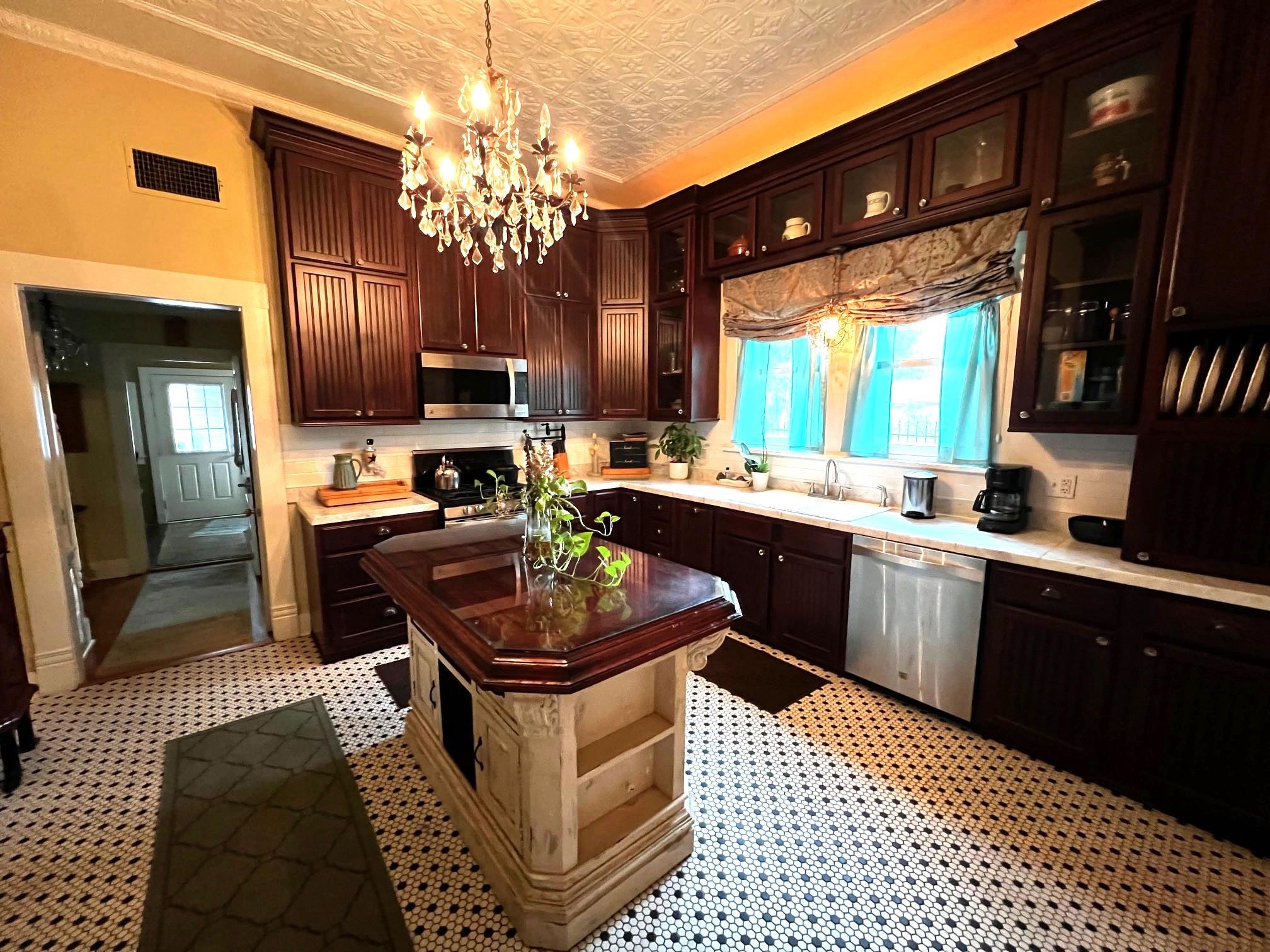 504 South Franklin, La Grange, TX 78945