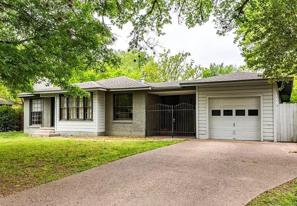4902 Valley Oak Dr, Austin, TX 78731