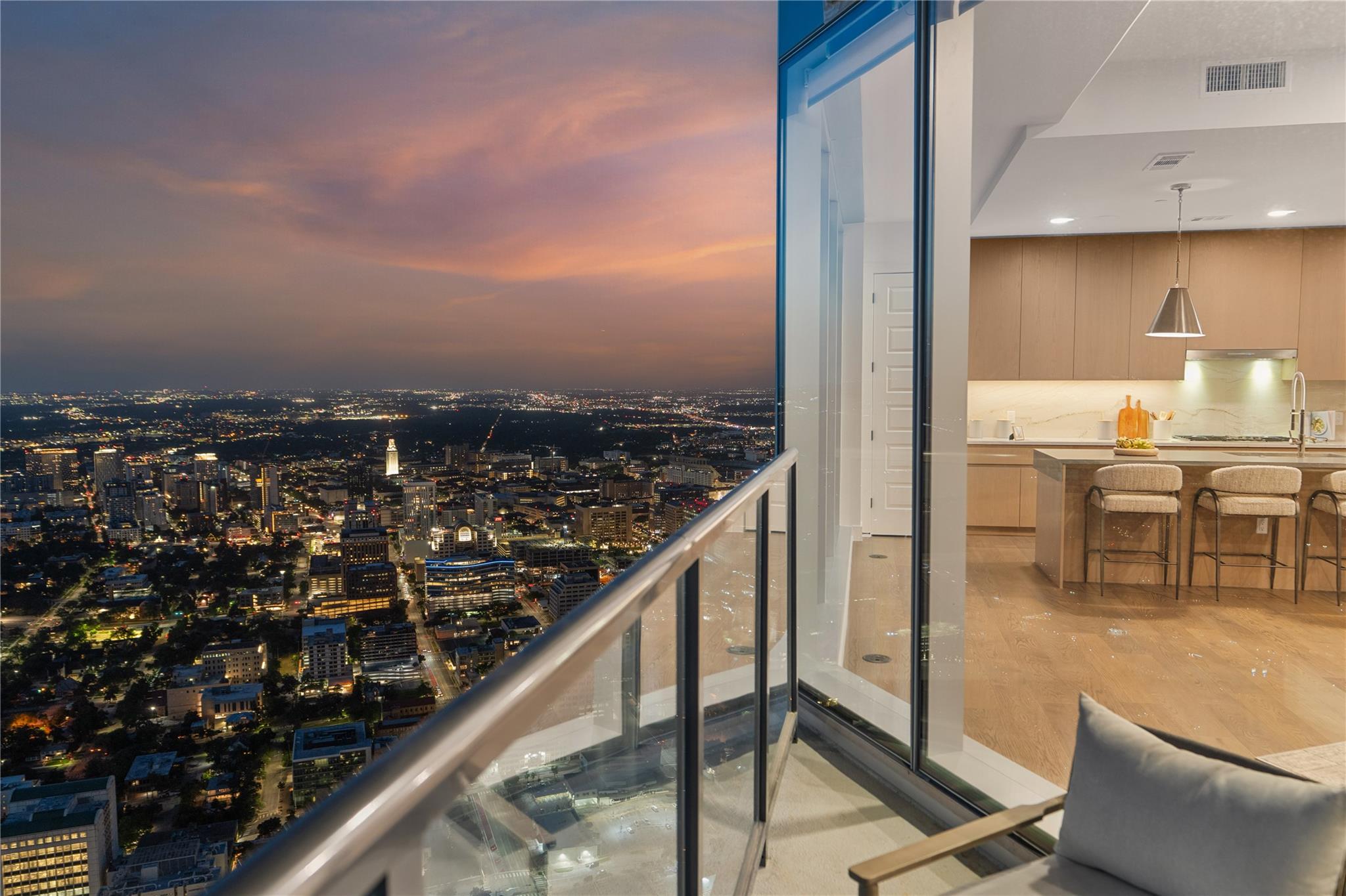 600 Guadalupe St # 6306, Austin, TX 78701