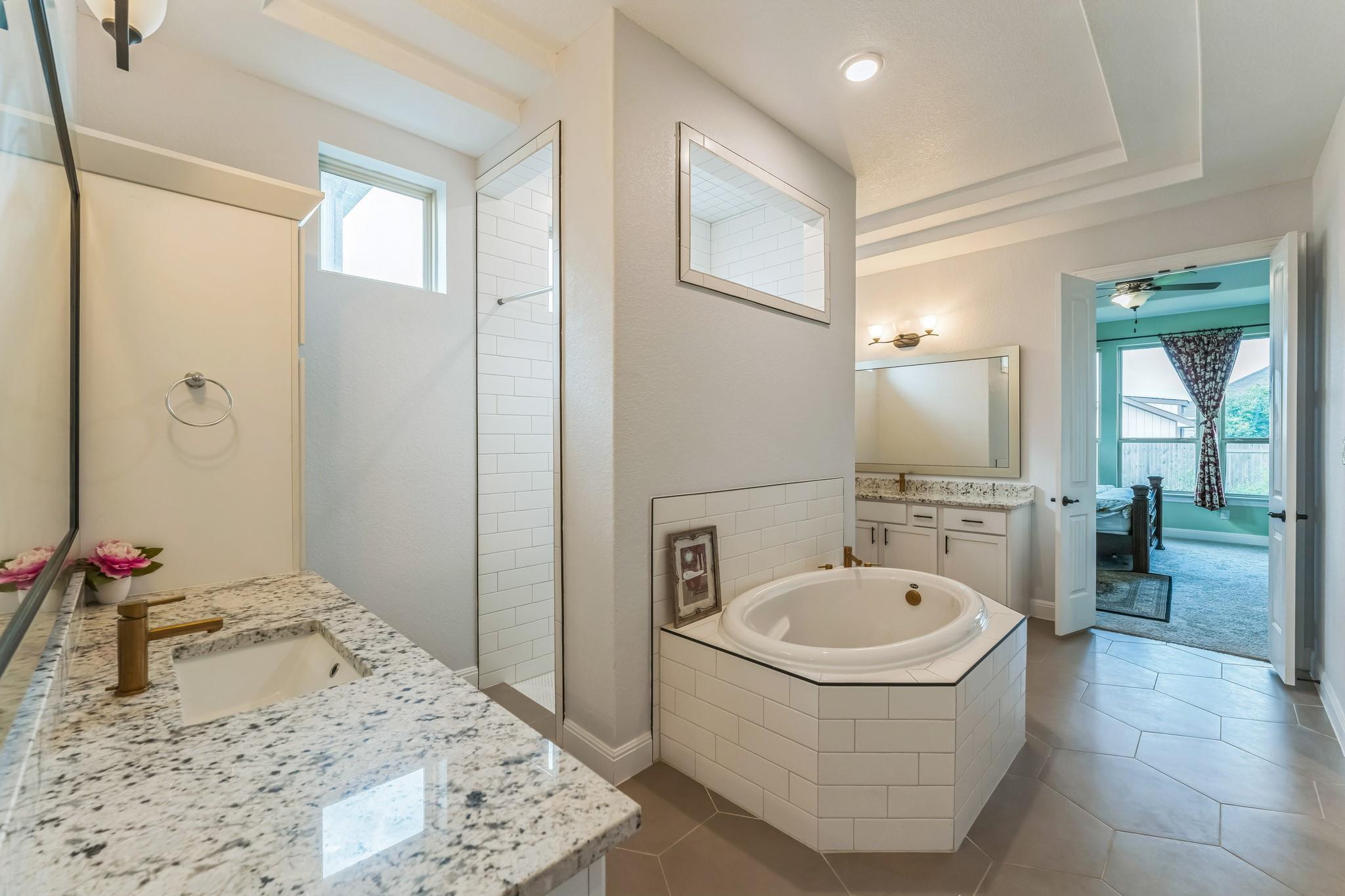 606 Giorgio Moroder Dr, Hutto, TX 78634
