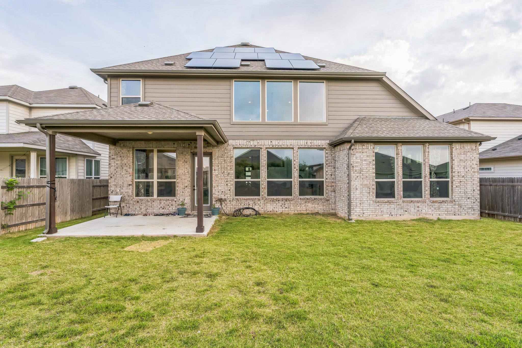 606 Giorgio Moroder Dr, Hutto, TX 78634