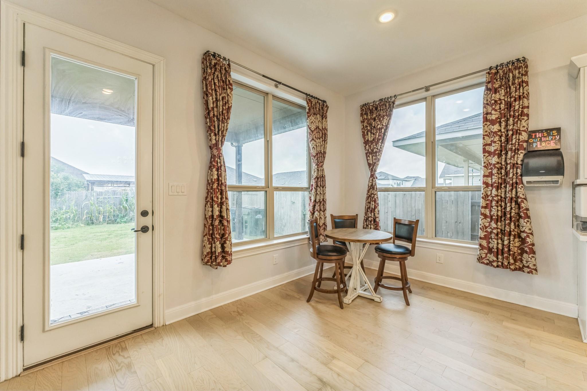 606 Giorgio Moroder Dr, Hutto, TX 78634
