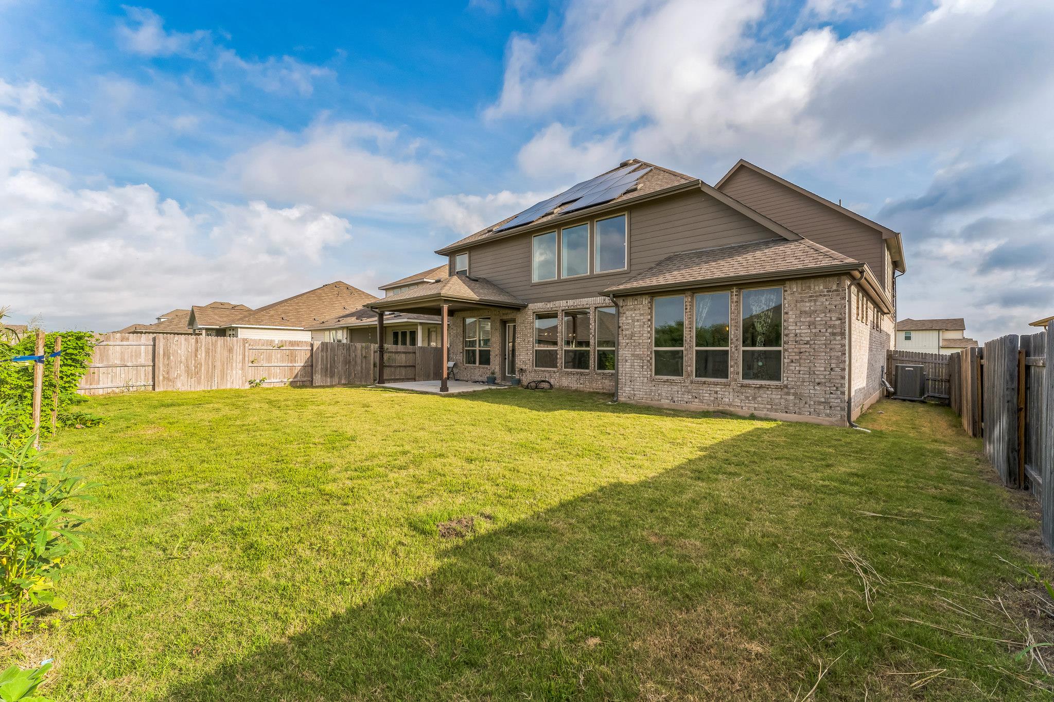 606 Giorgio Moroder Dr, Hutto, TX 78634