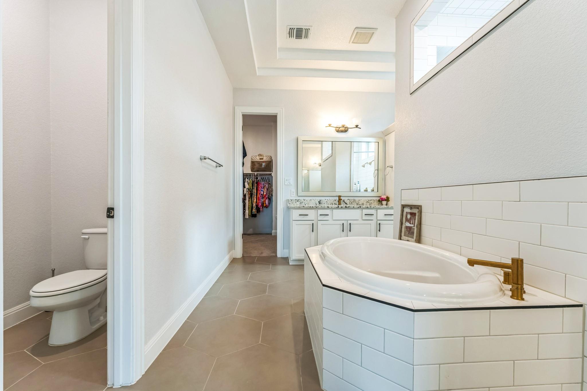 606 Giorgio Moroder Dr, Hutto, TX 78634