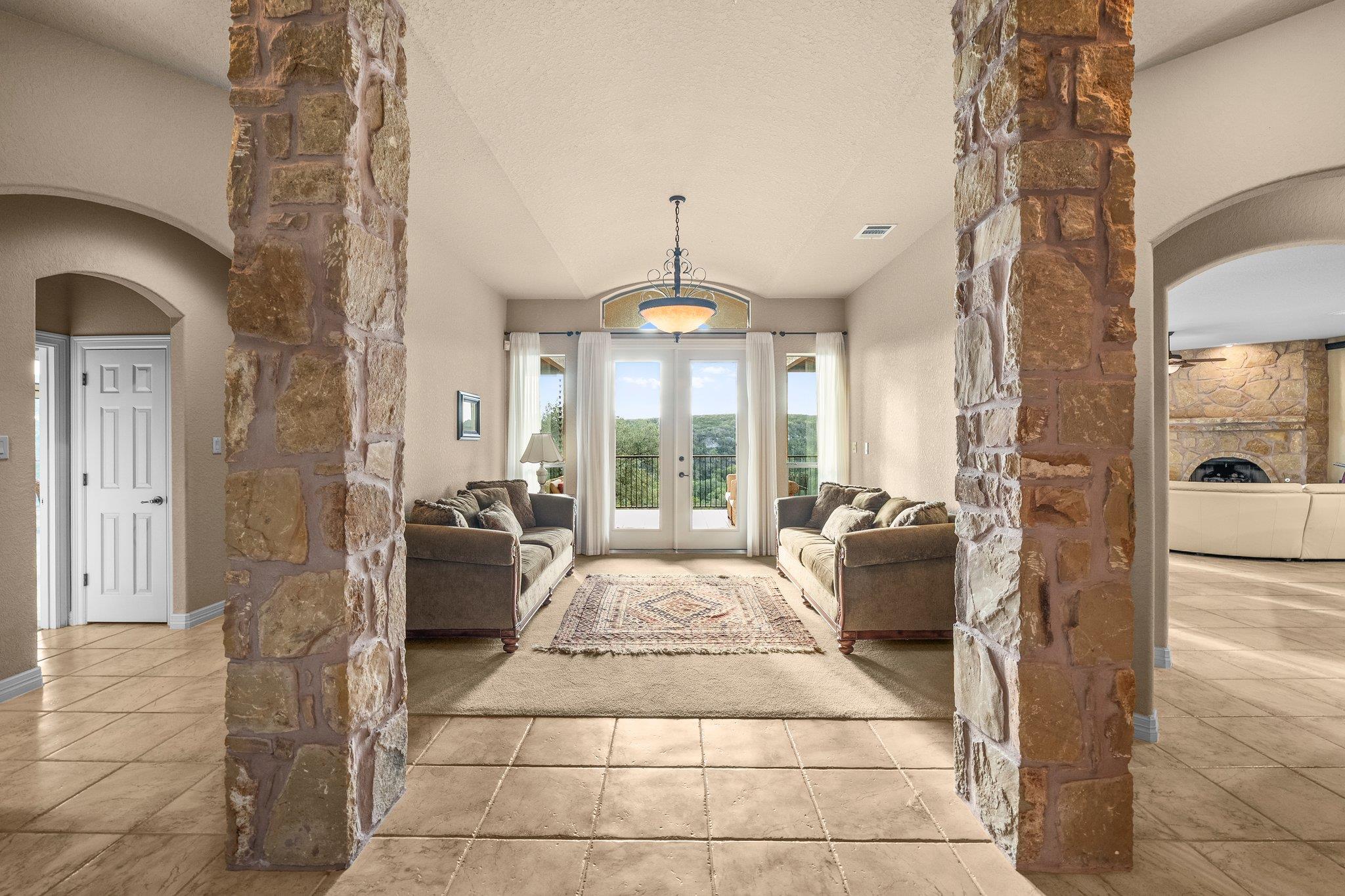 5310 River Oaks Dr, New Braunfels, TX 78132