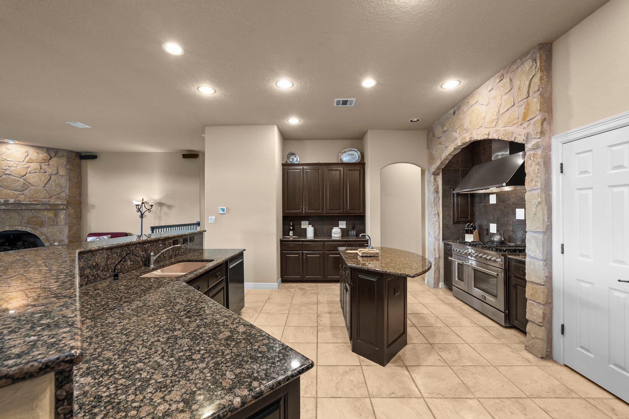 5310 River Oaks Dr, New Braunfels, TX 78132