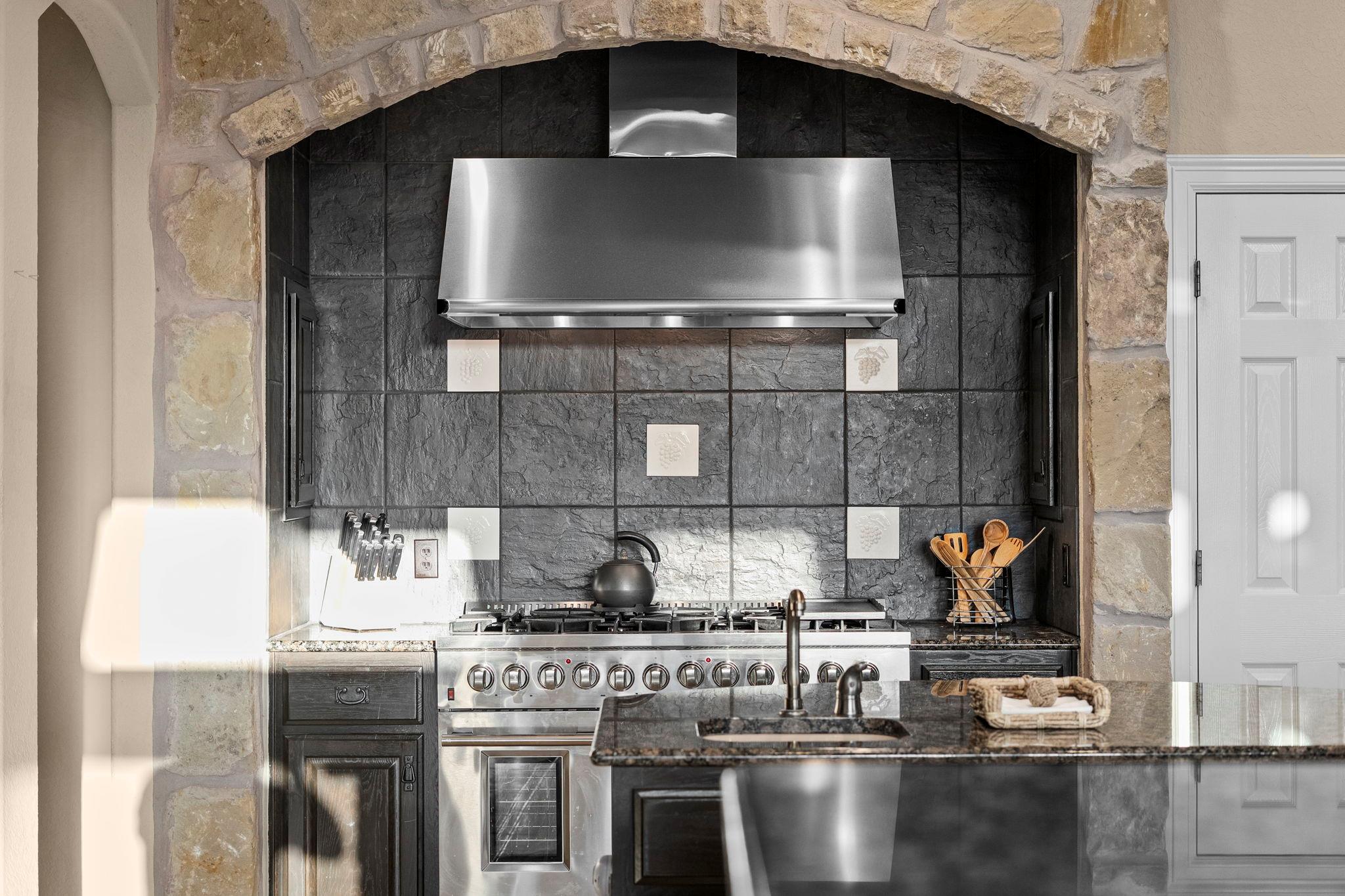 5310 River Oaks Dr, New Braunfels, TX 78132