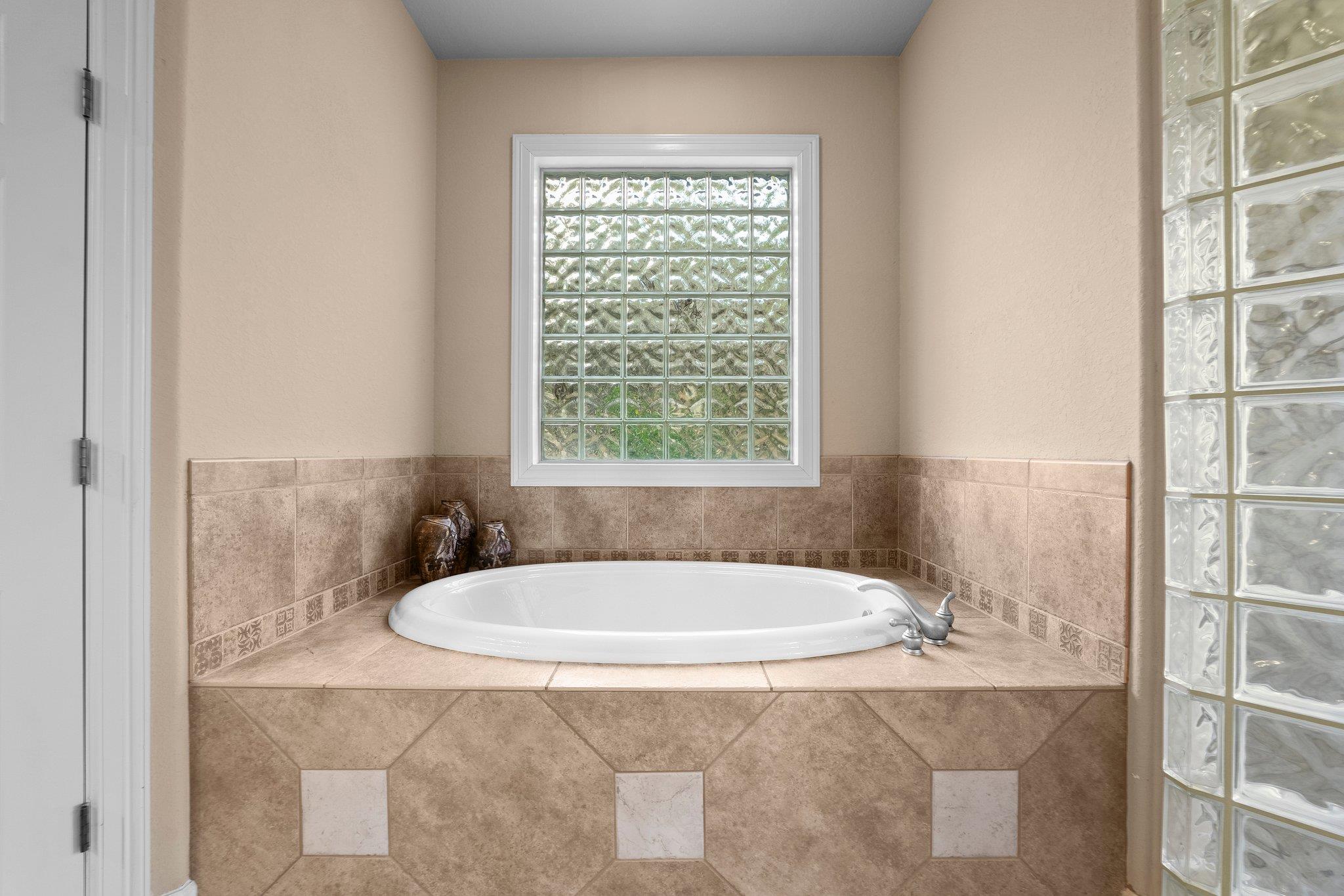 5310 River Oaks Dr, New Braunfels, TX 78132