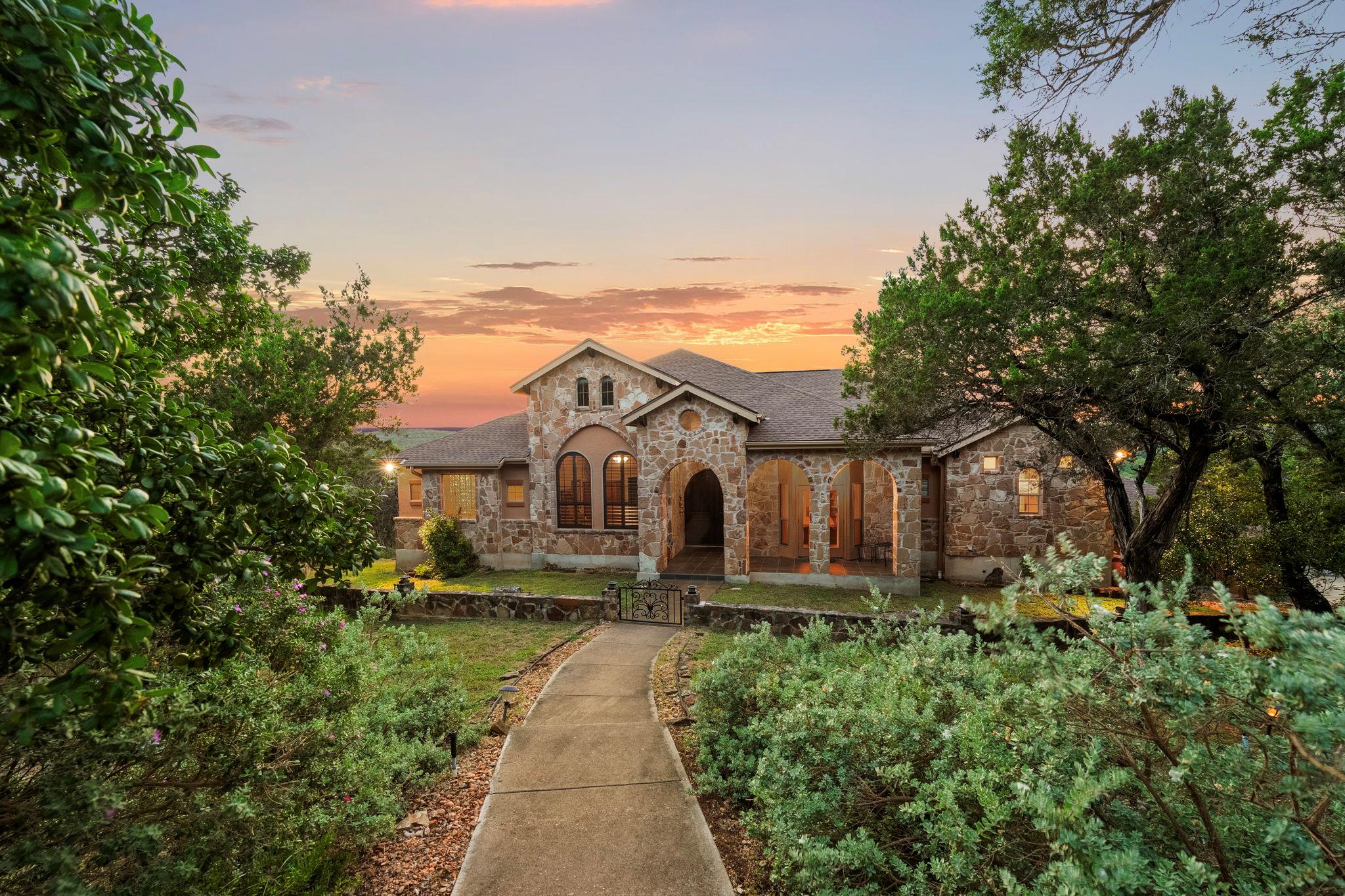 5310 River Oaks Dr, New Braunfels, TX 78132