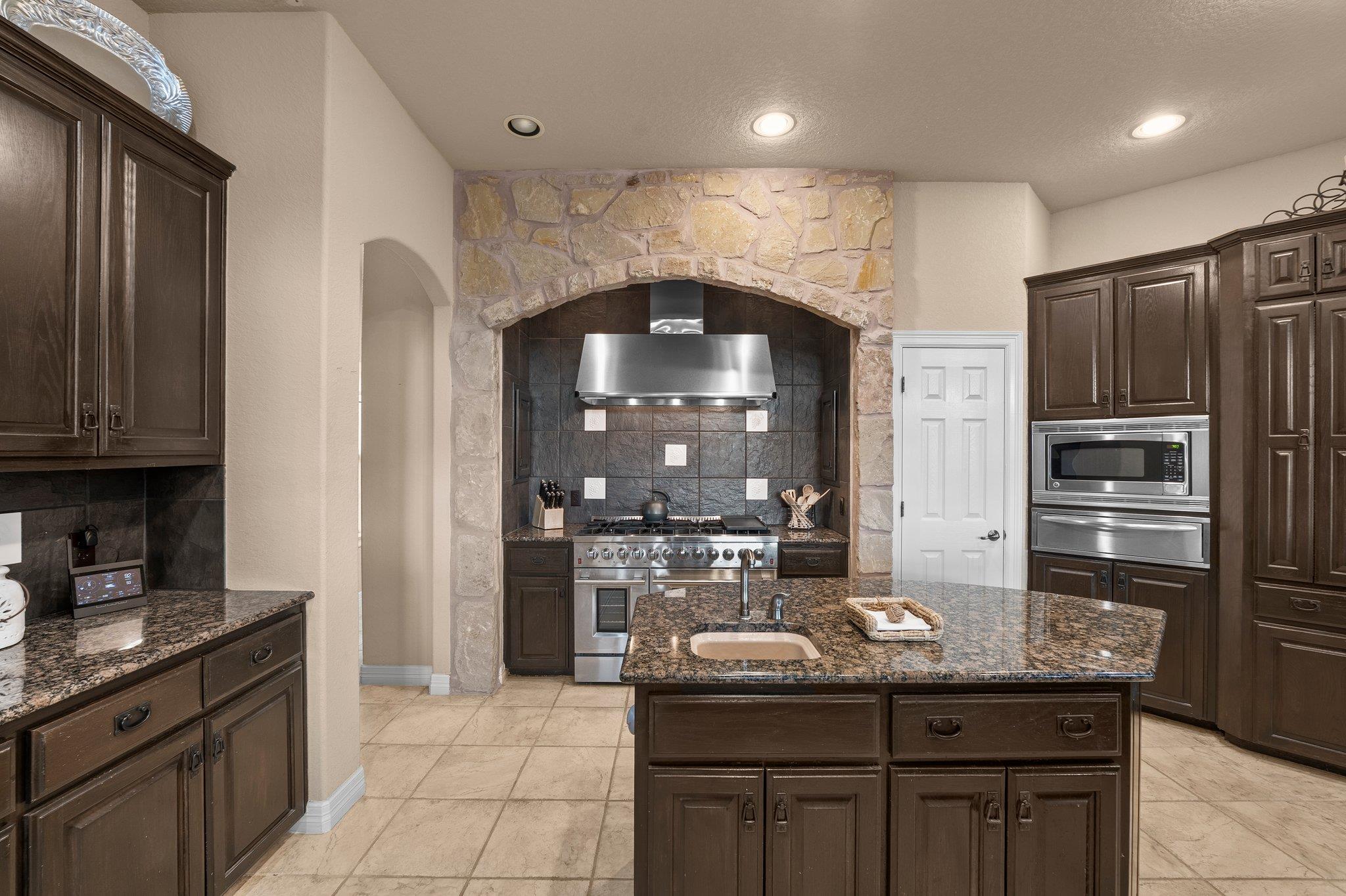 5310 River Oaks Dr, New Braunfels, TX 78132