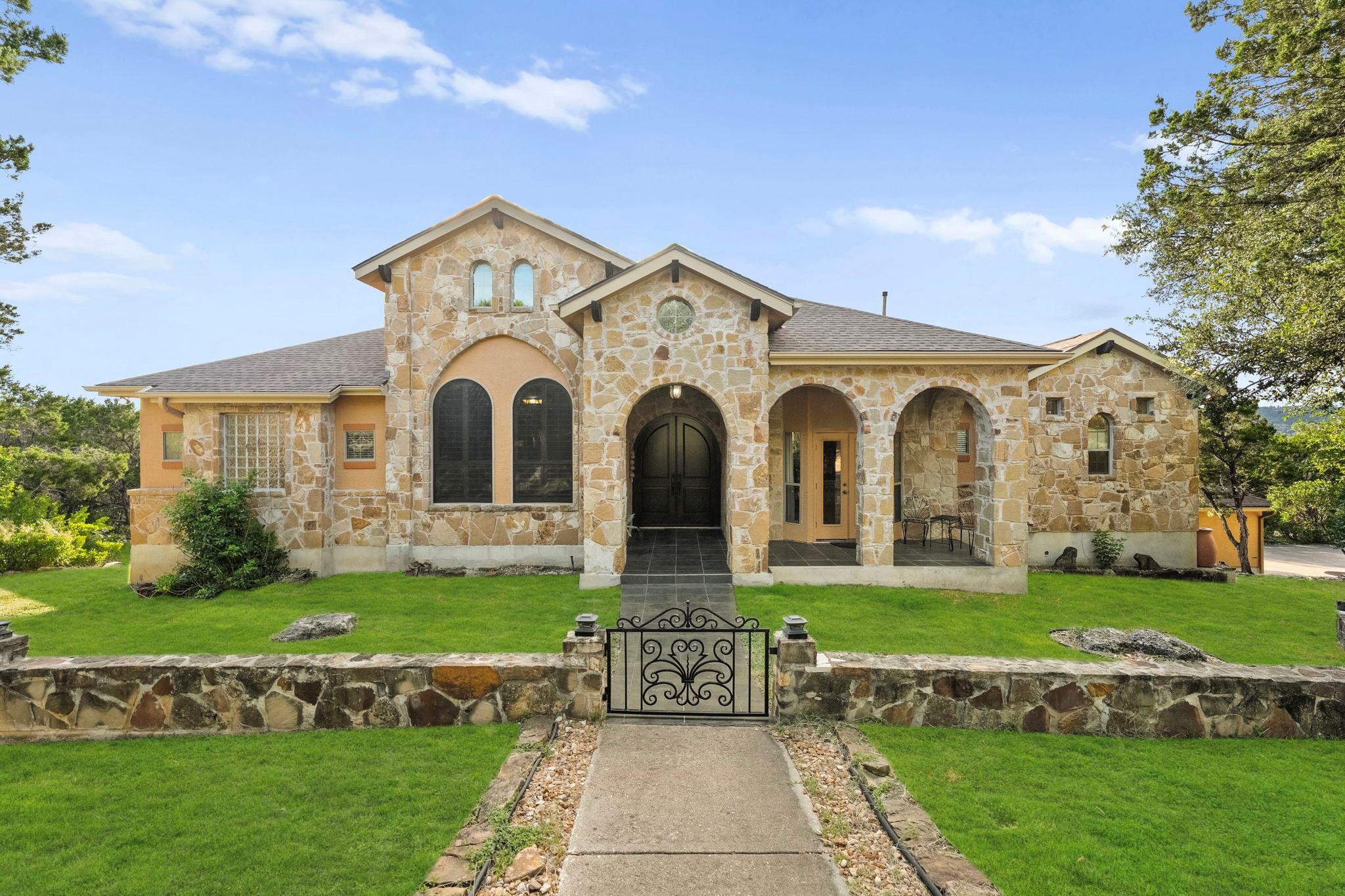 5310 River Oaks Dr, New Braunfels, TX 78132