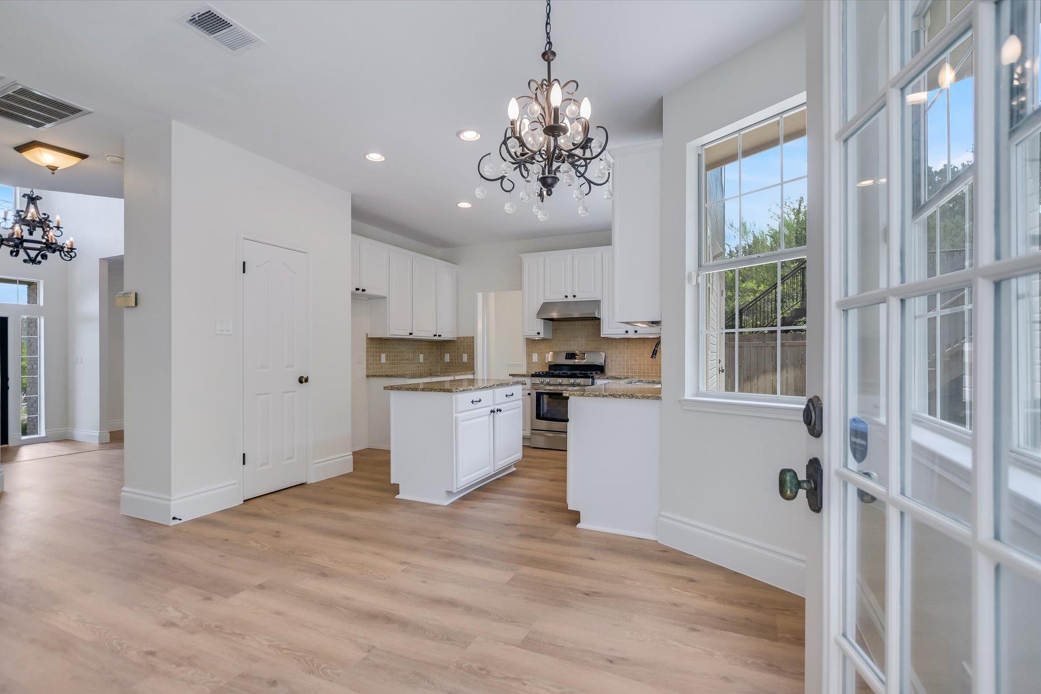 7716 Lakewood Dr, Austin, TX 78750