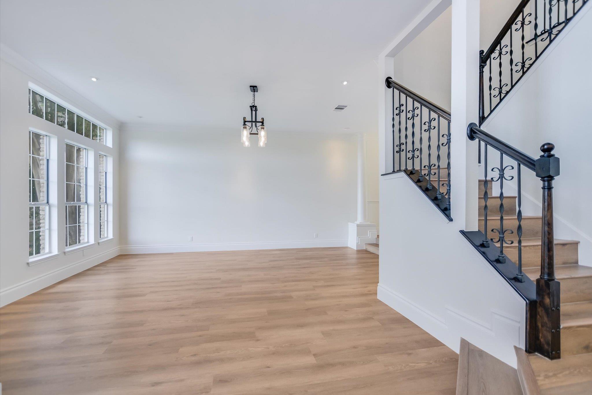 7716 Lakewood Dr, Austin, TX 78750