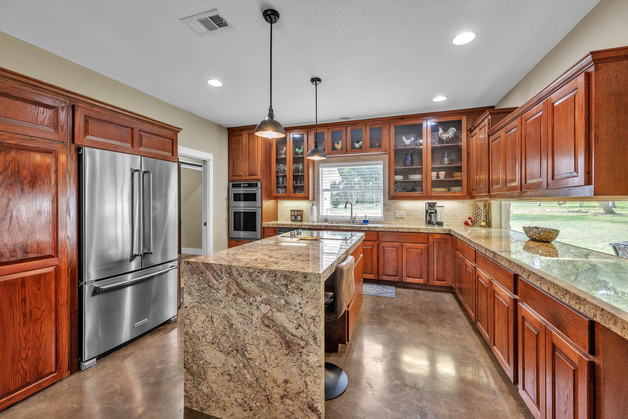 201 W View Dr, Wimberley, TX 78676