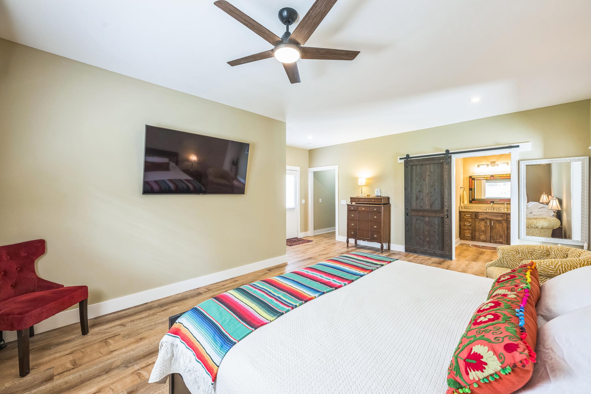 201 W View Dr, Wimberley, TX 78676