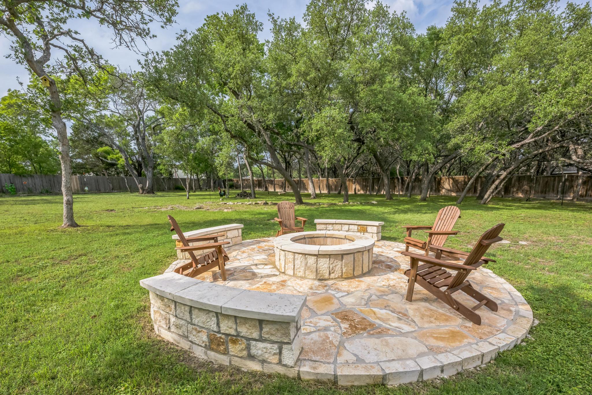 201 W View Dr, Wimberley, TX 78676