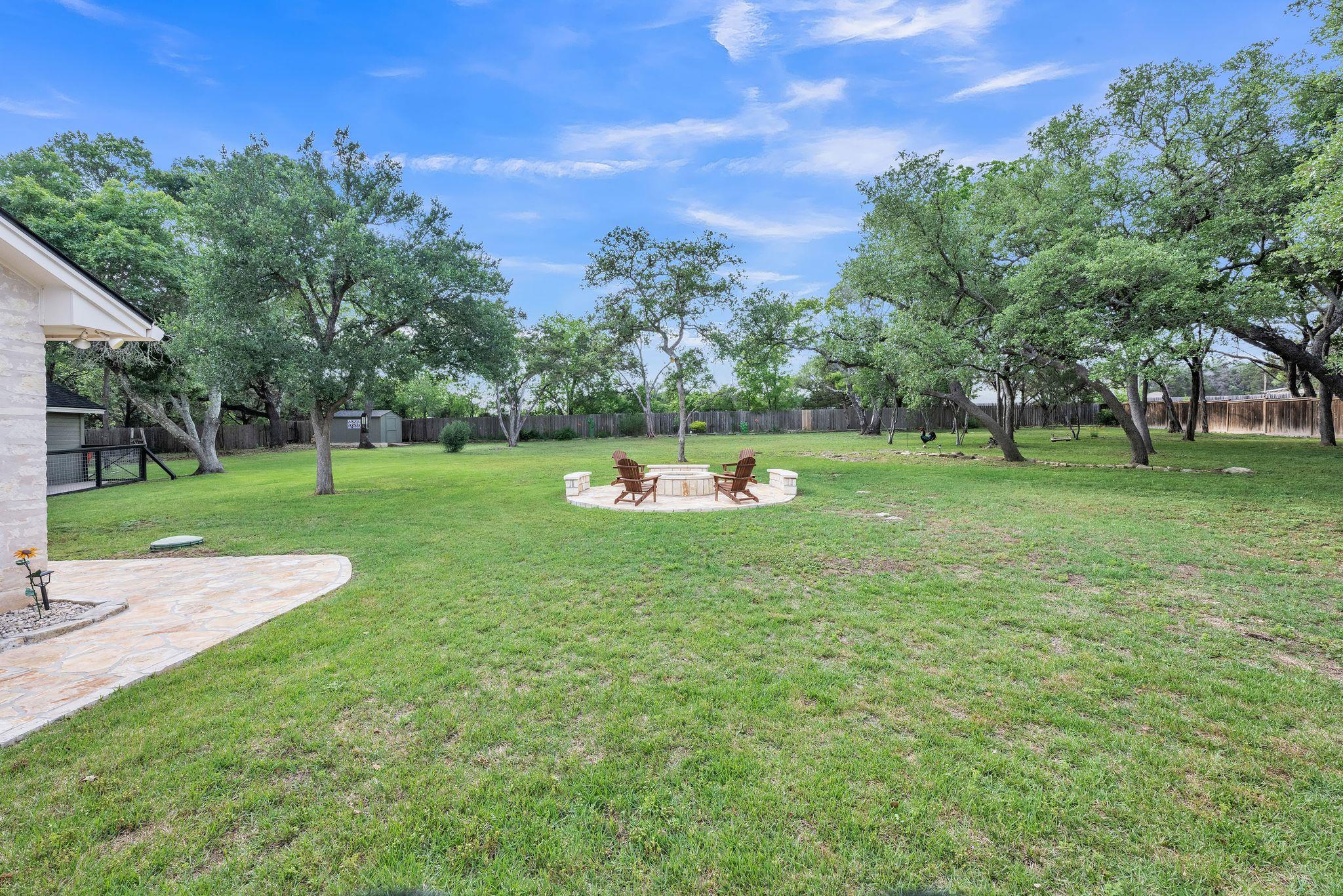 201 W View Dr, Wimberley, TX 78676