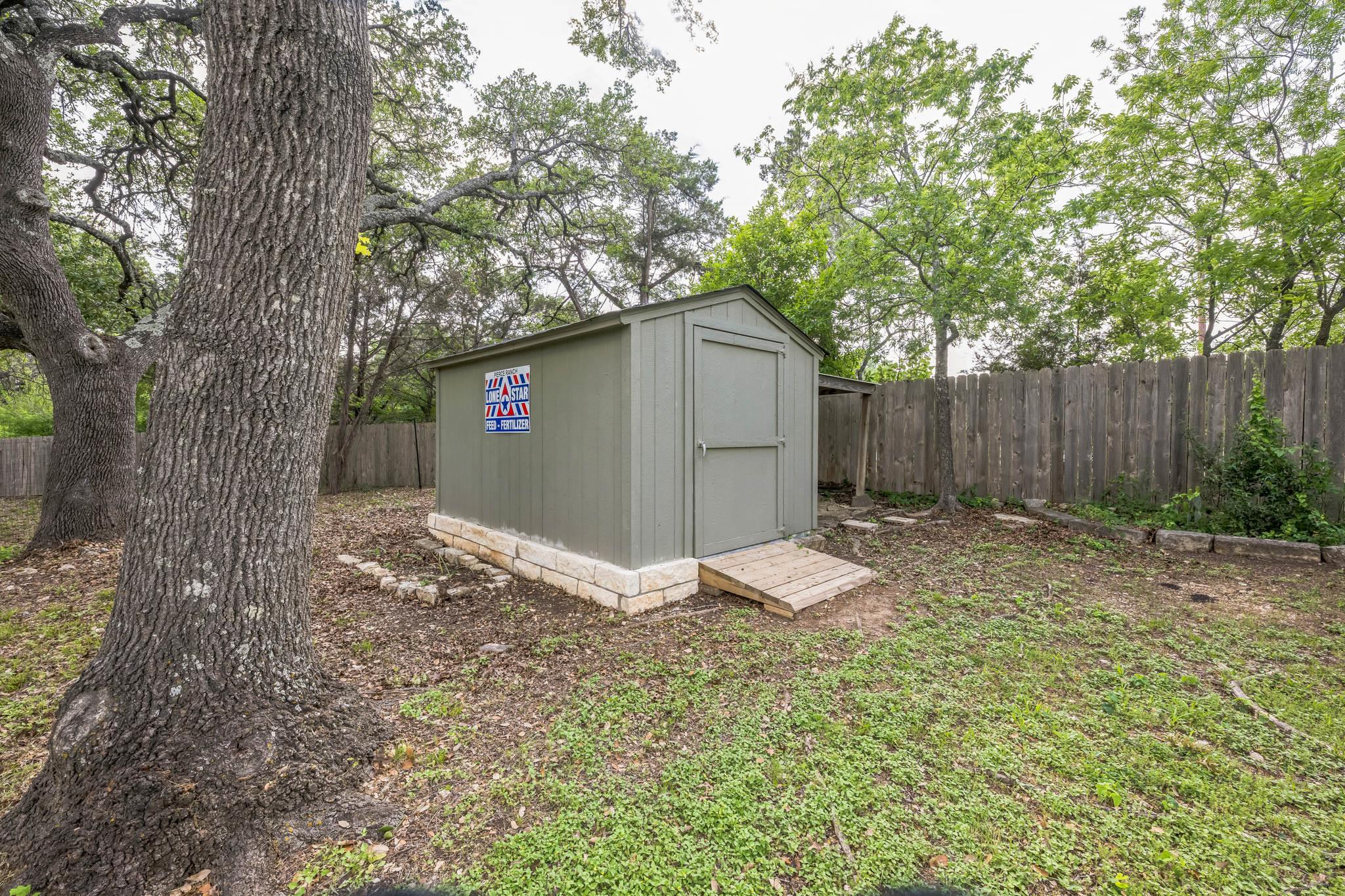 201 W View Dr, Wimberley, TX 78676