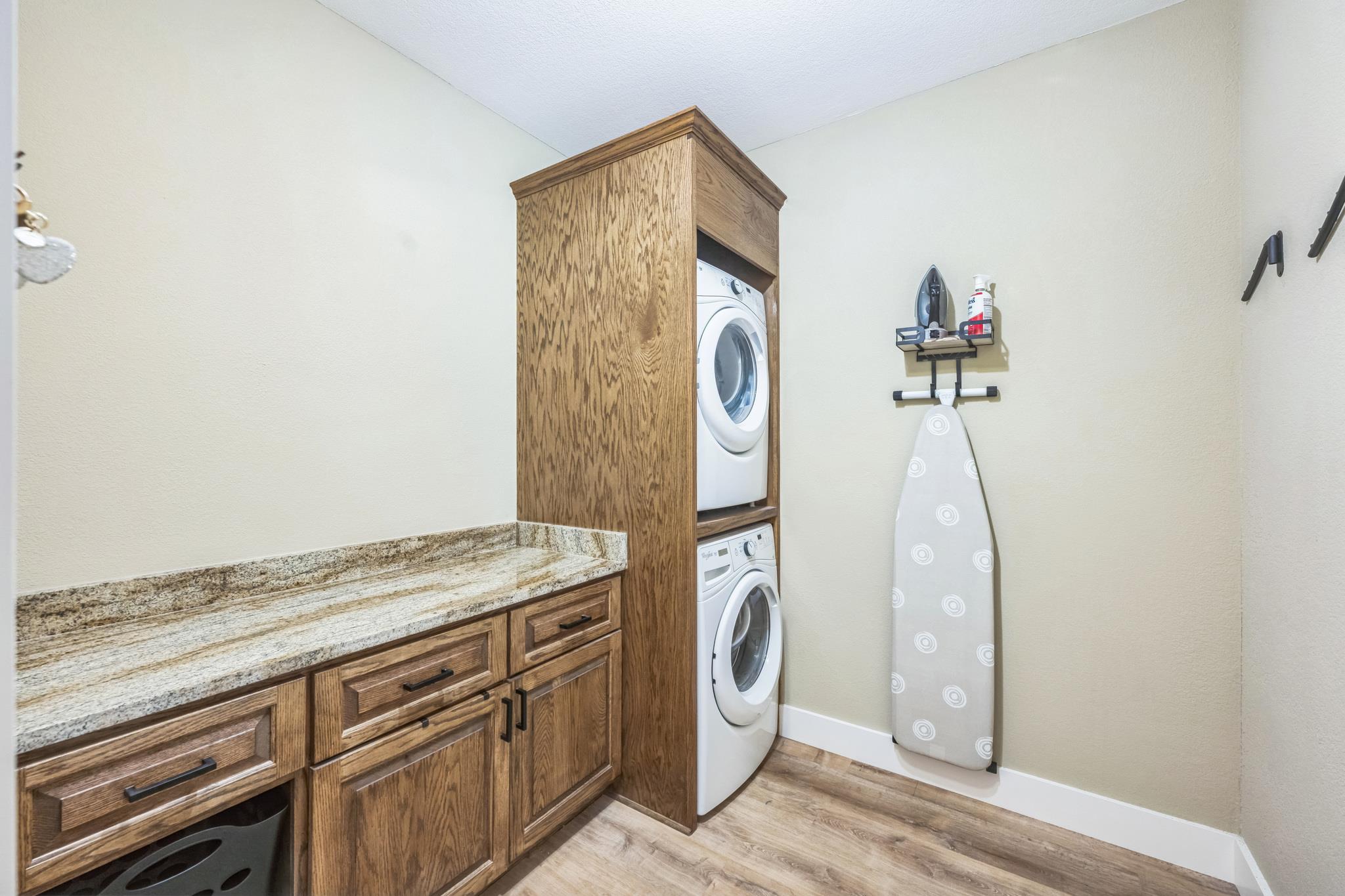 201 W View Dr, Wimberley, TX 78676