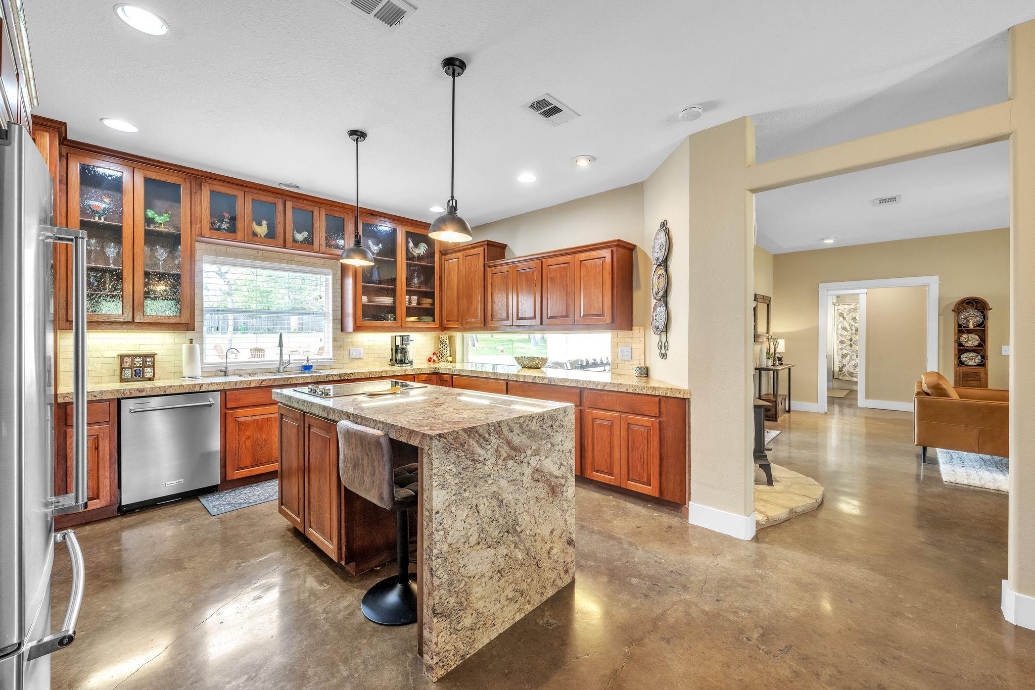 201 W View Dr, Wimberley, TX 78676
