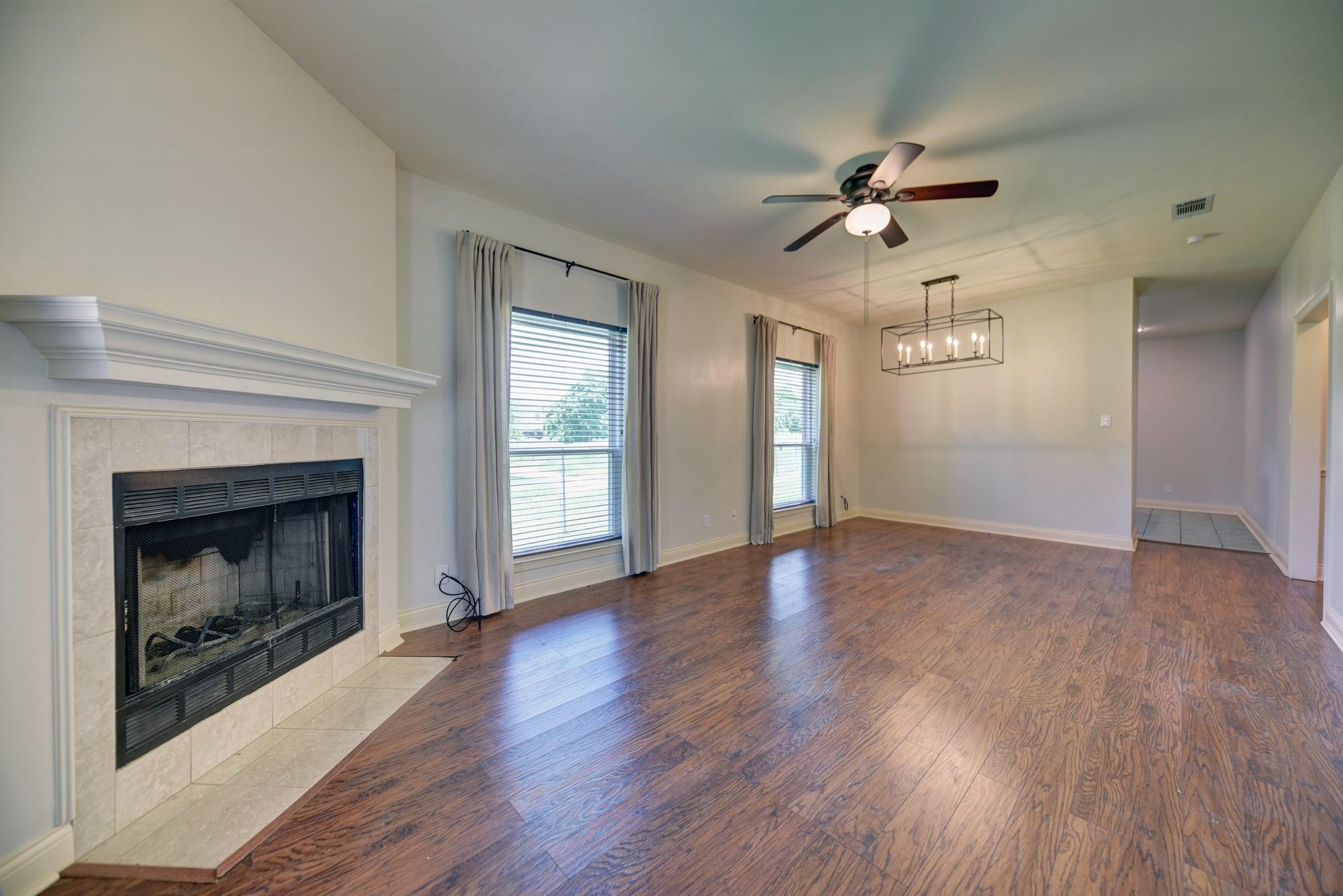 2416 Stone Hollow Dr, Brenham, TX 77833