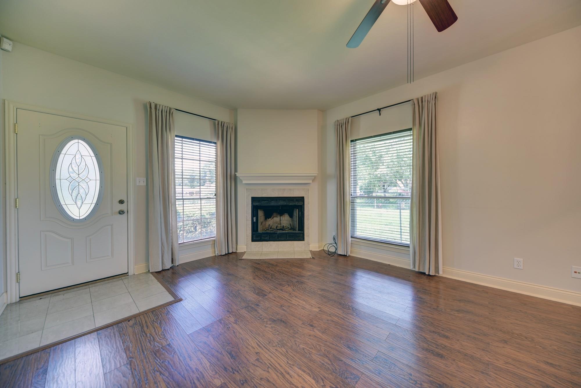 2416 Stone Hollow Dr, Brenham, TX 77833