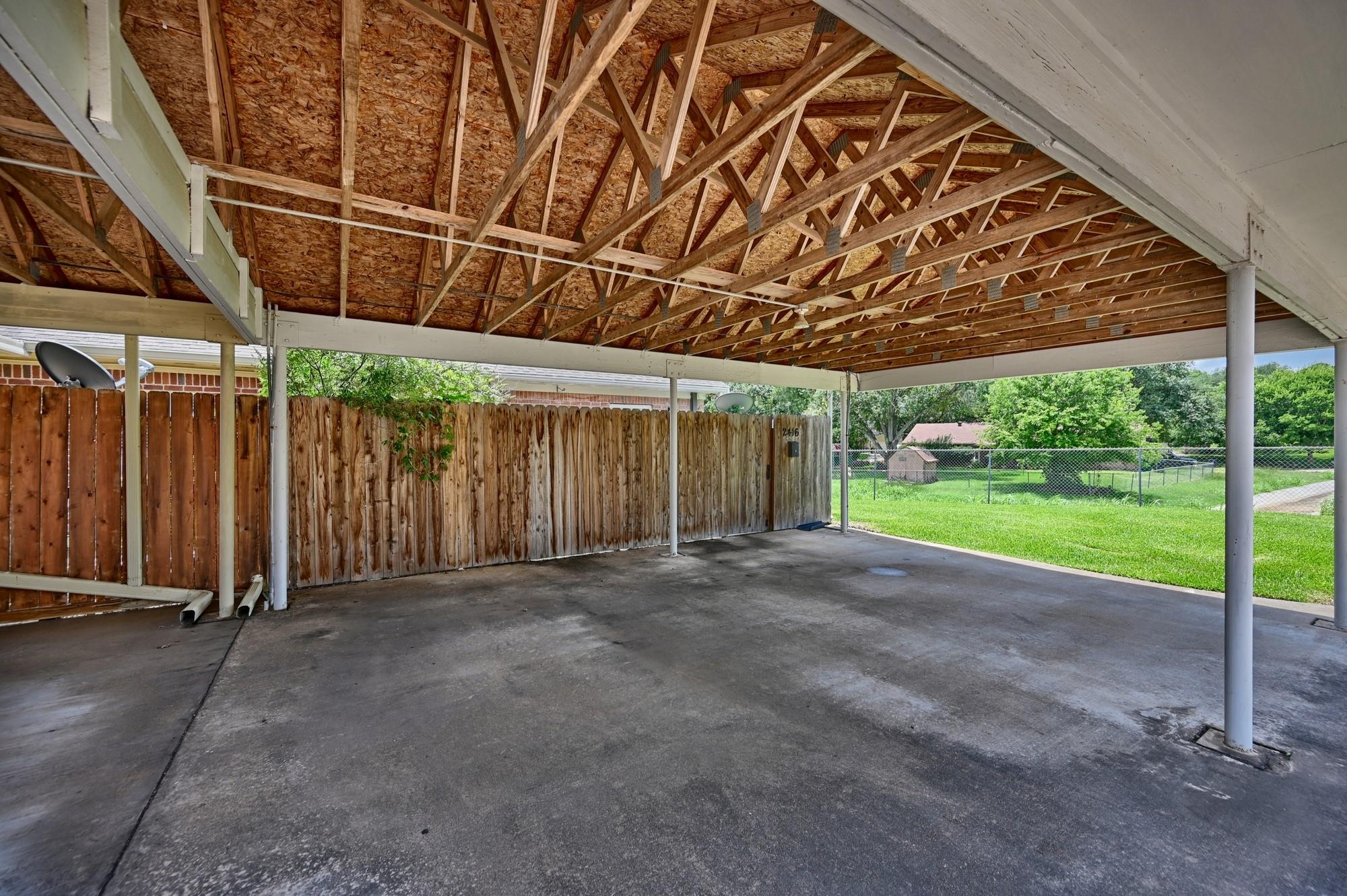 2416 Stone Hollow Dr, Brenham, TX 77833