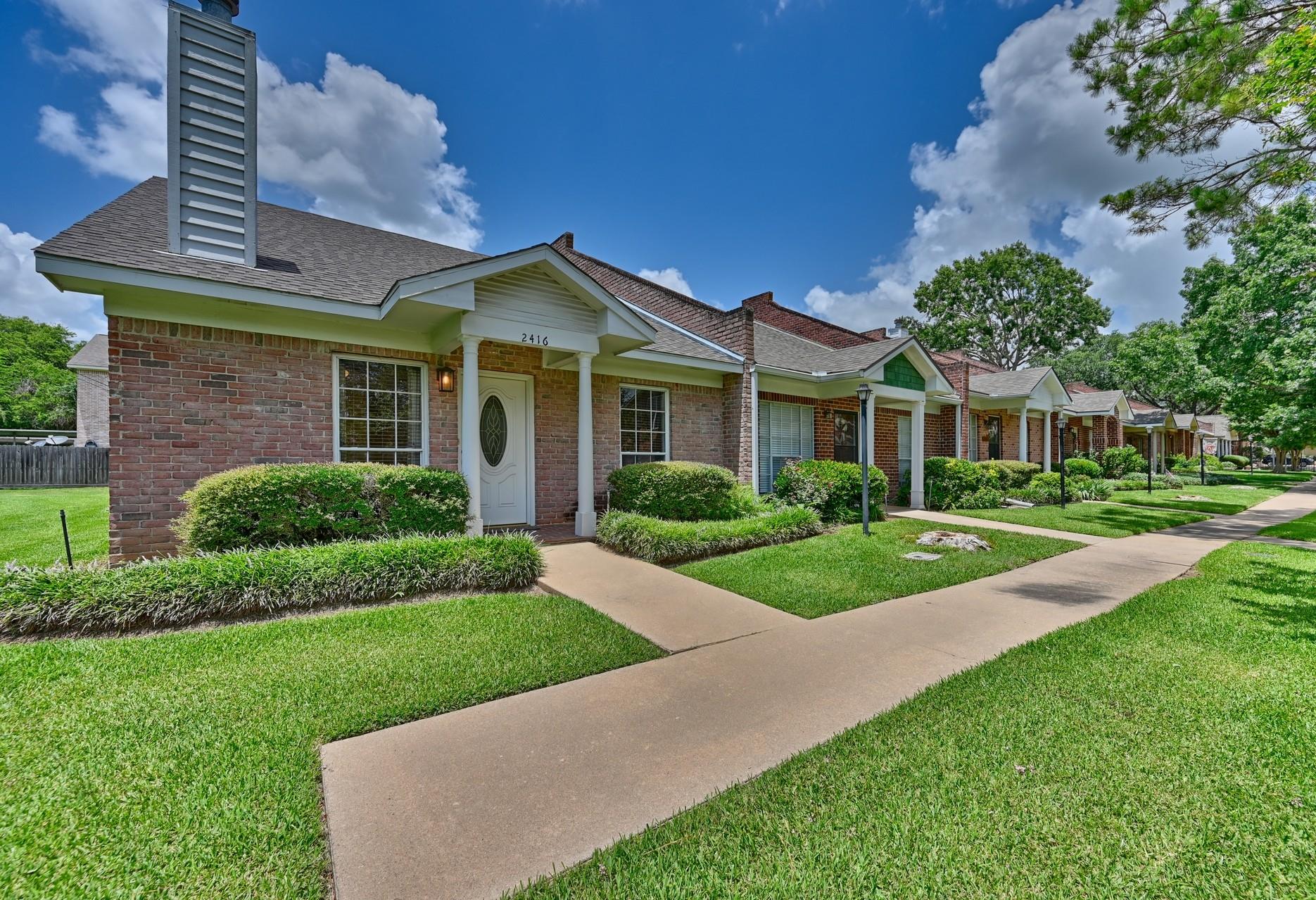 2416 Stone Hollow Dr, Brenham, TX 77833
