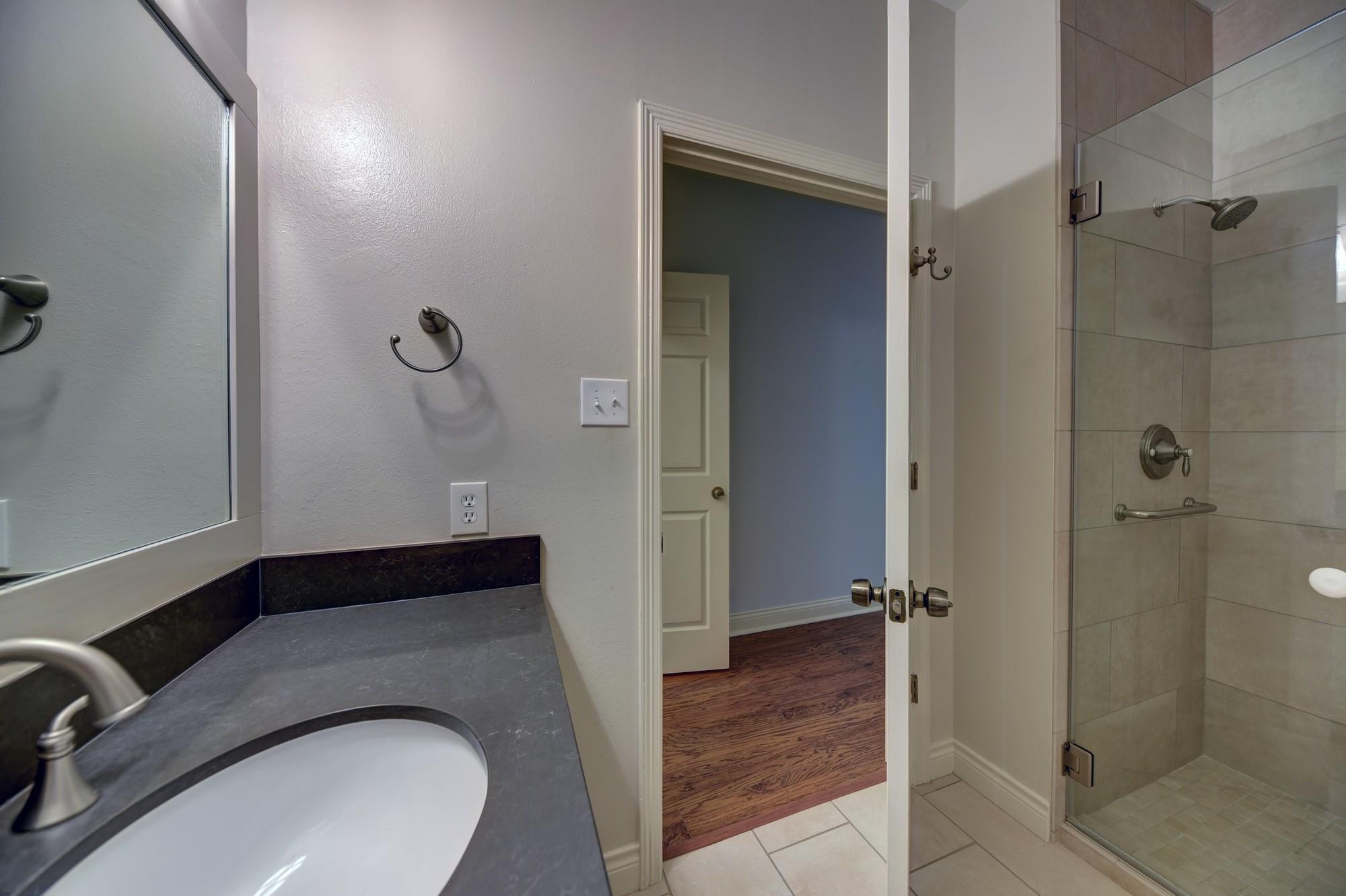2416 Stone Hollow Dr, Brenham, TX 77833