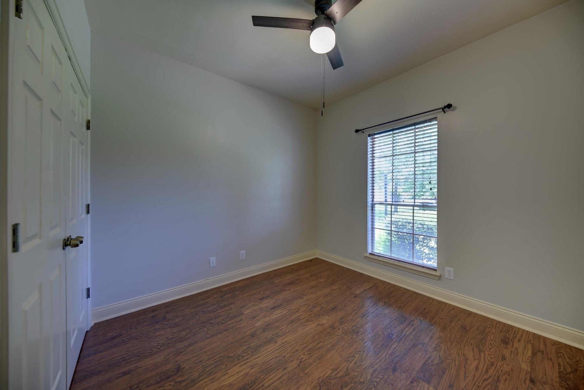 2416 Stone Hollow Dr, Brenham, TX 77833