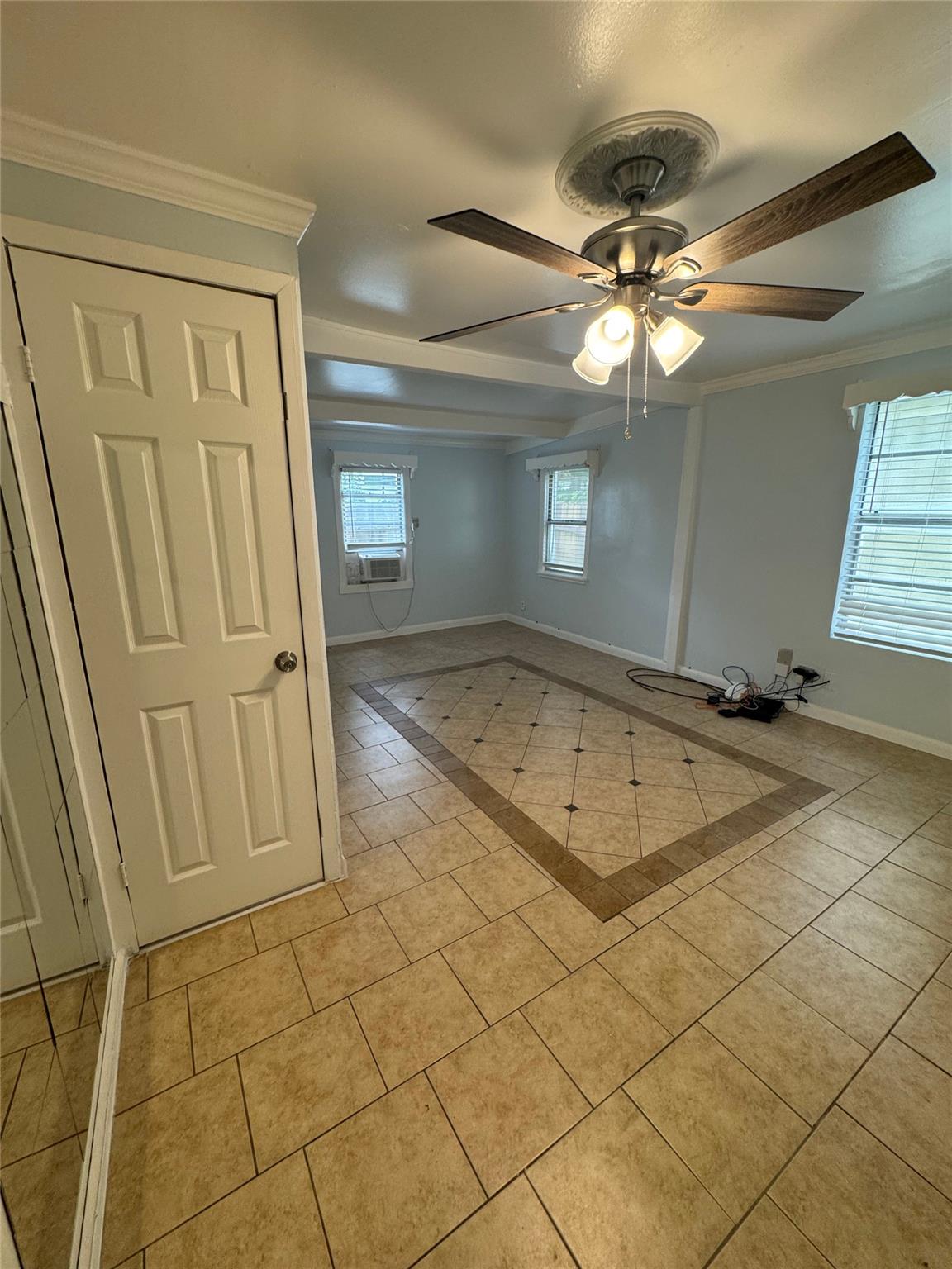 1705 Holly St, Austin, TX 78702