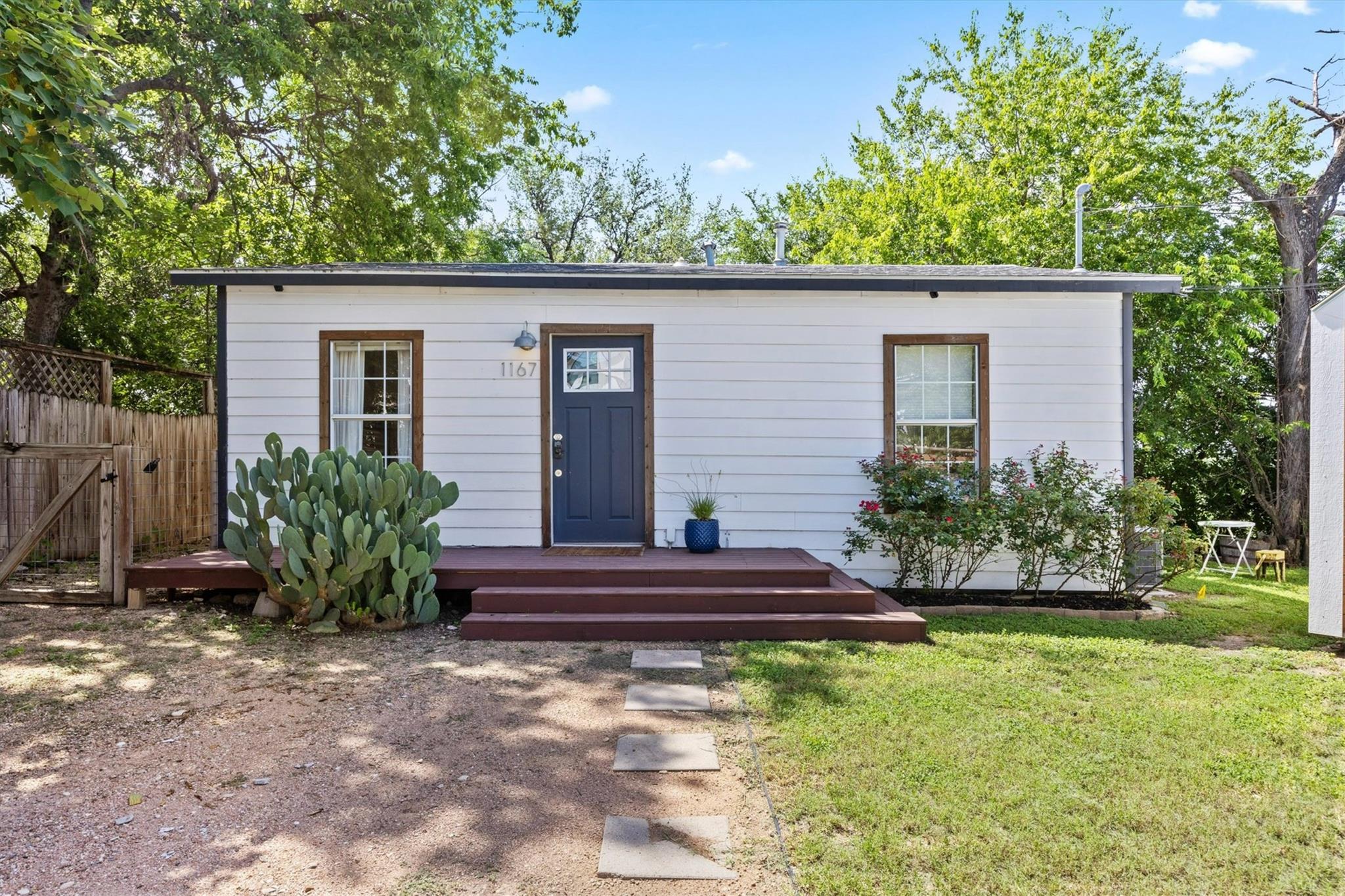 1167 Ridgeway Dr, Austin, TX 78702