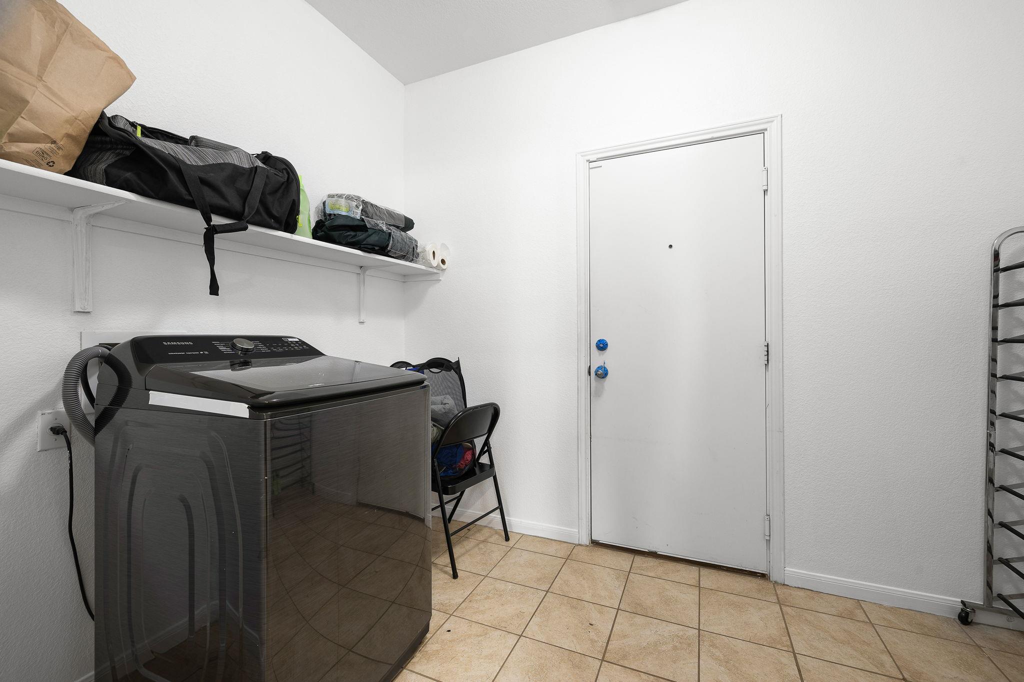 121 Leona River Trl, Hutto, TX 78634