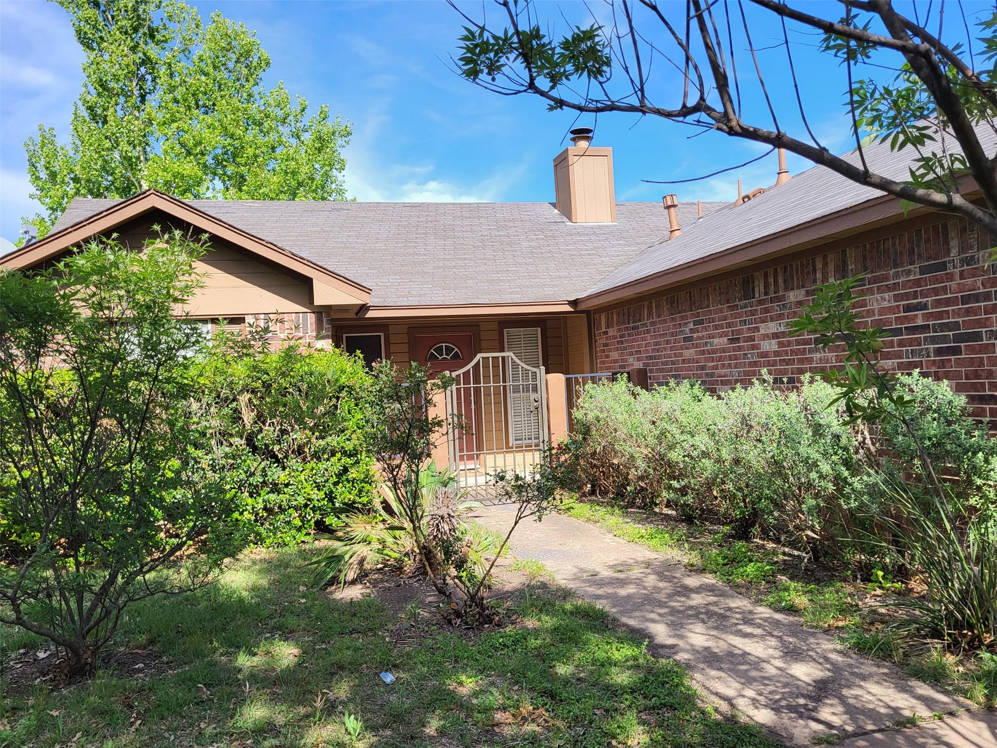 512 Maplecreek Dr, Leander, TX 78641