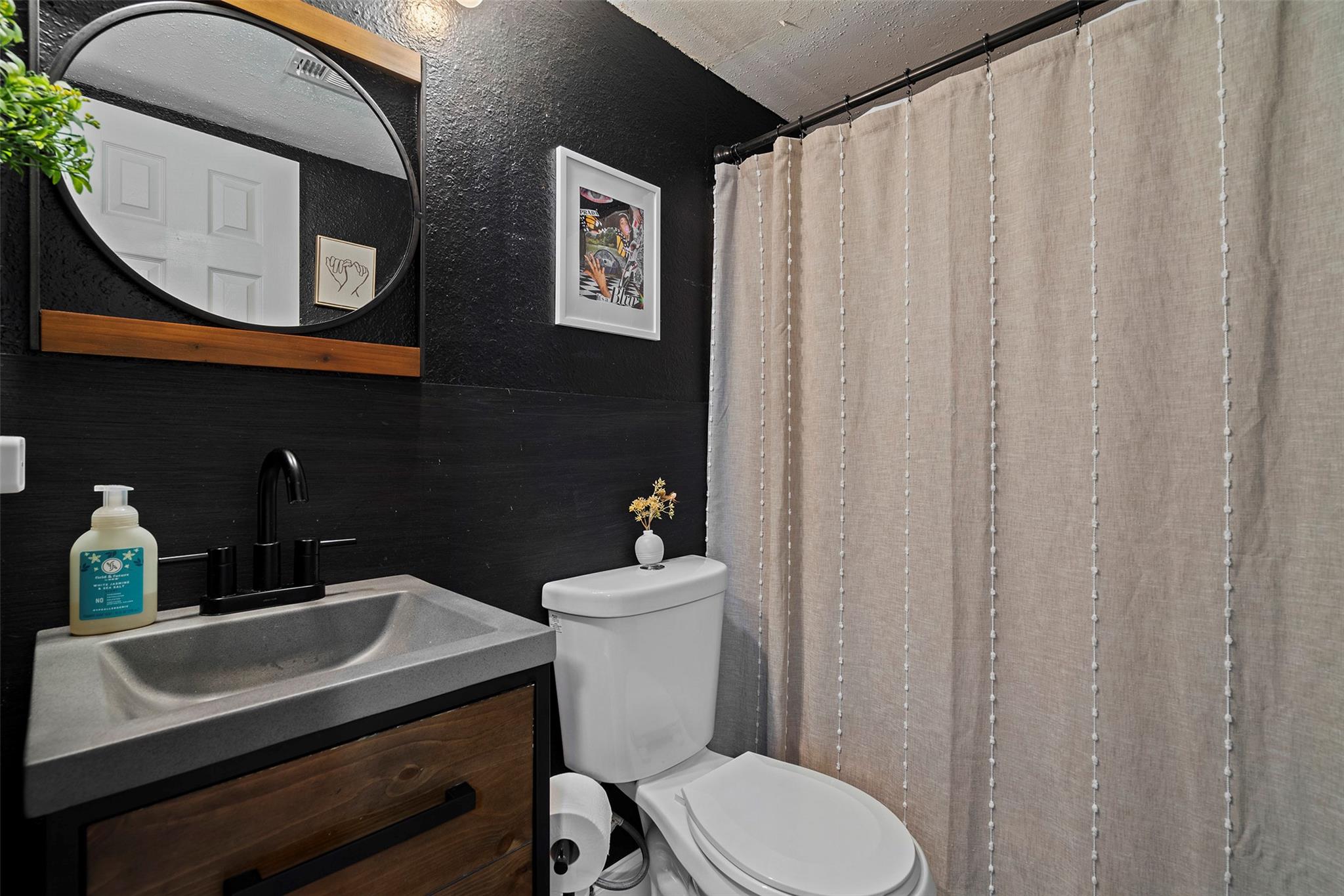 2500 Burleson Rd # 401, Austin, TX 78741